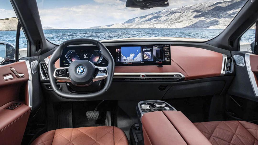 2022 BMW iX 01
