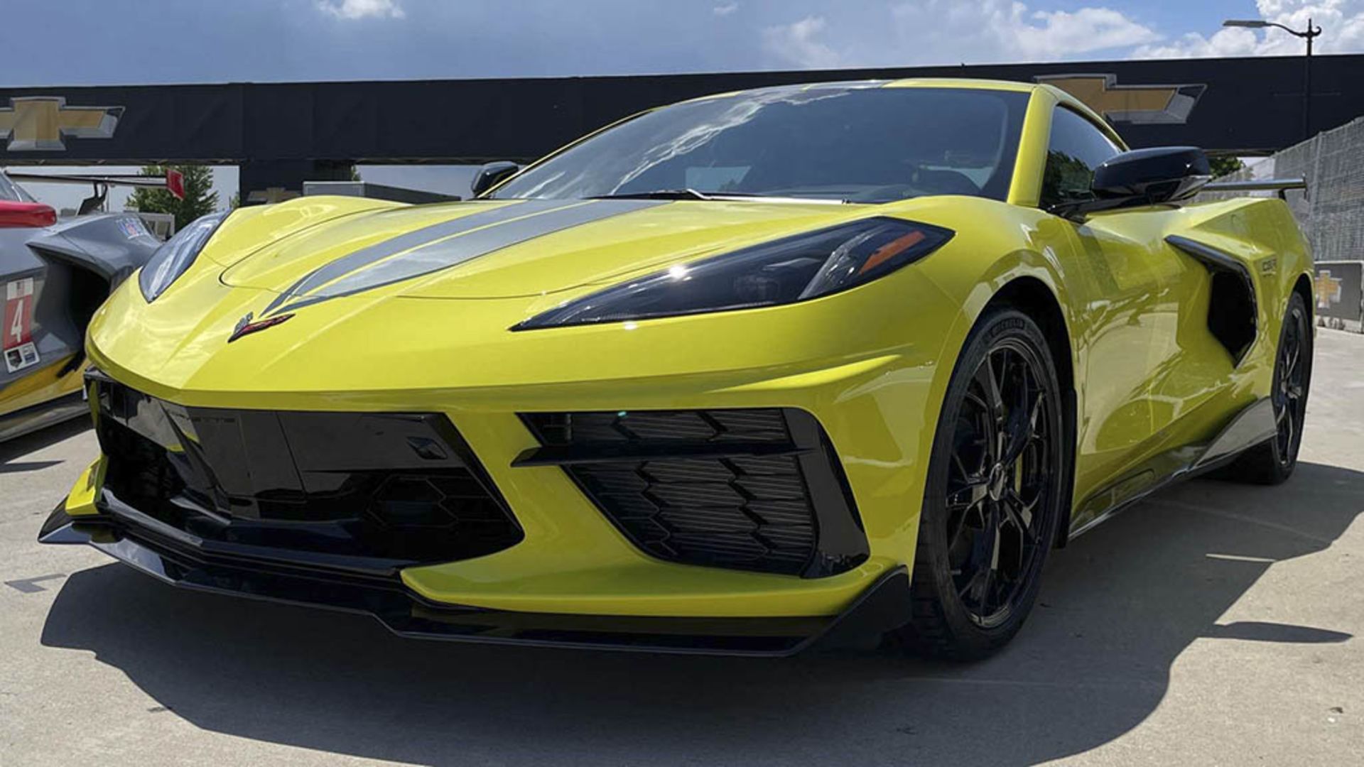 2022-corvette-stingray-imsa-gtlm-championship-edition-three-quarters