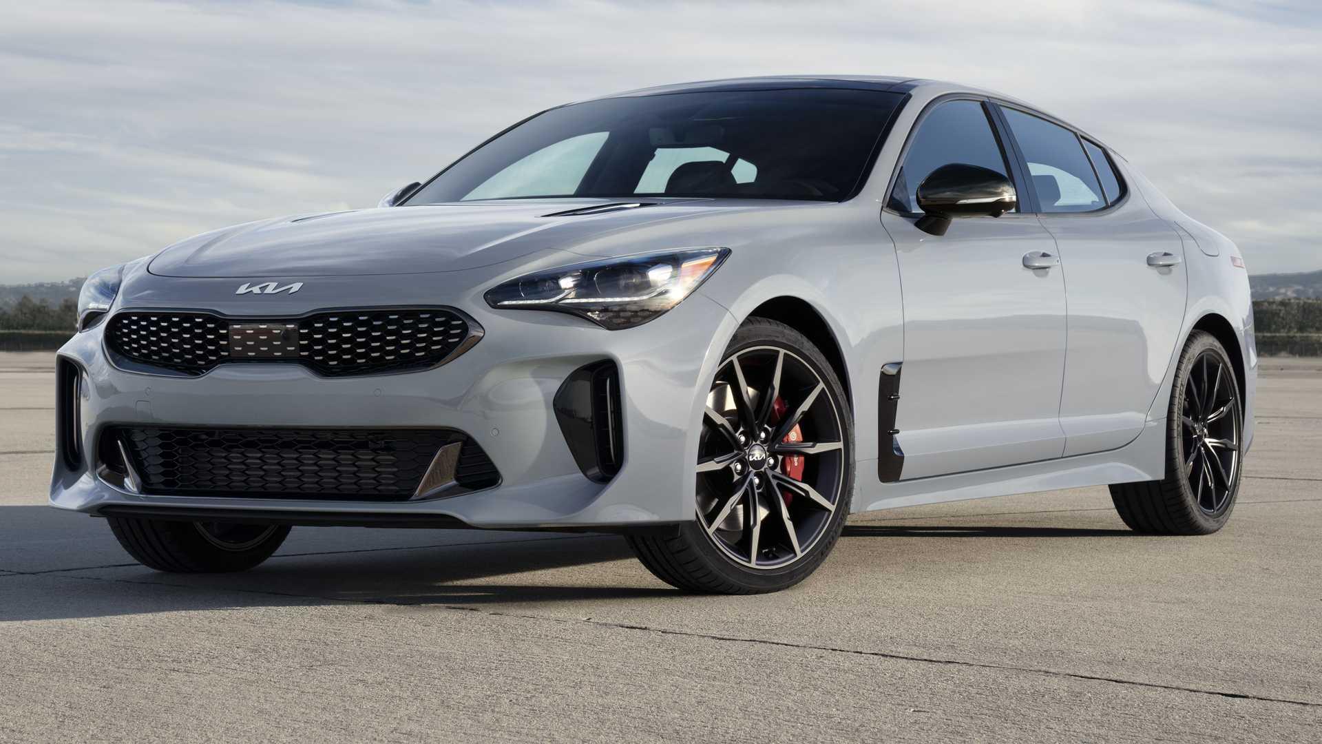 2022-kia-stinger-scorpion-special-edition-front-corner