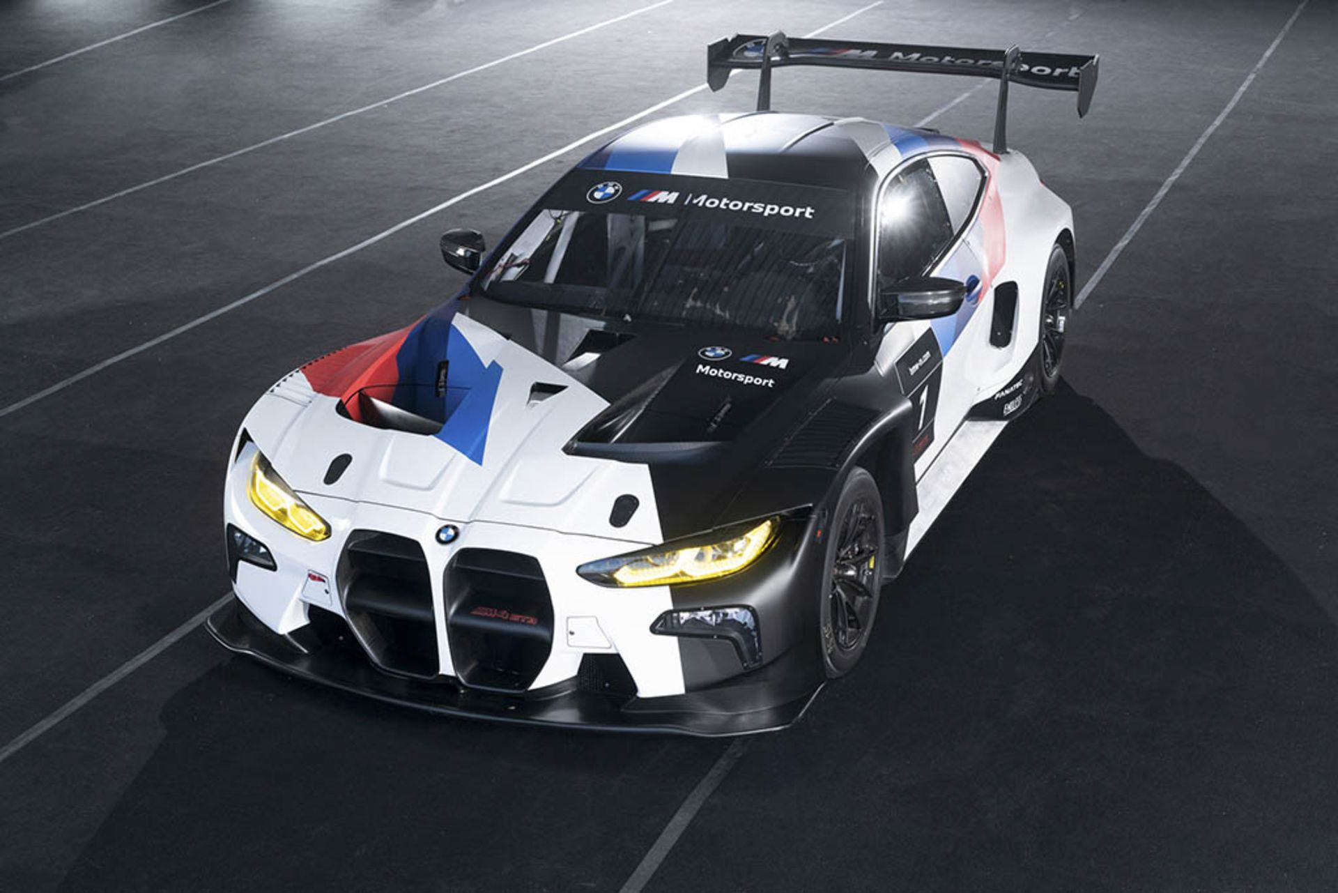 BMW-M4-GT3-41