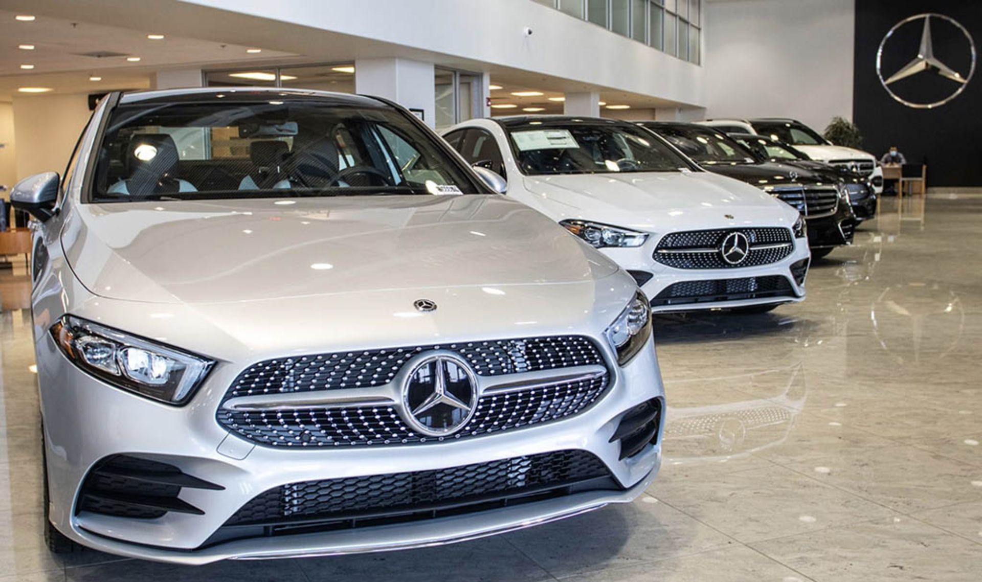 Mercedes-Benz-Showroom-Near-Me