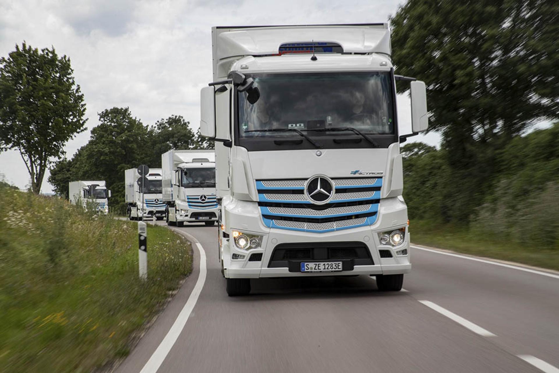 Mercedes-eActros-1