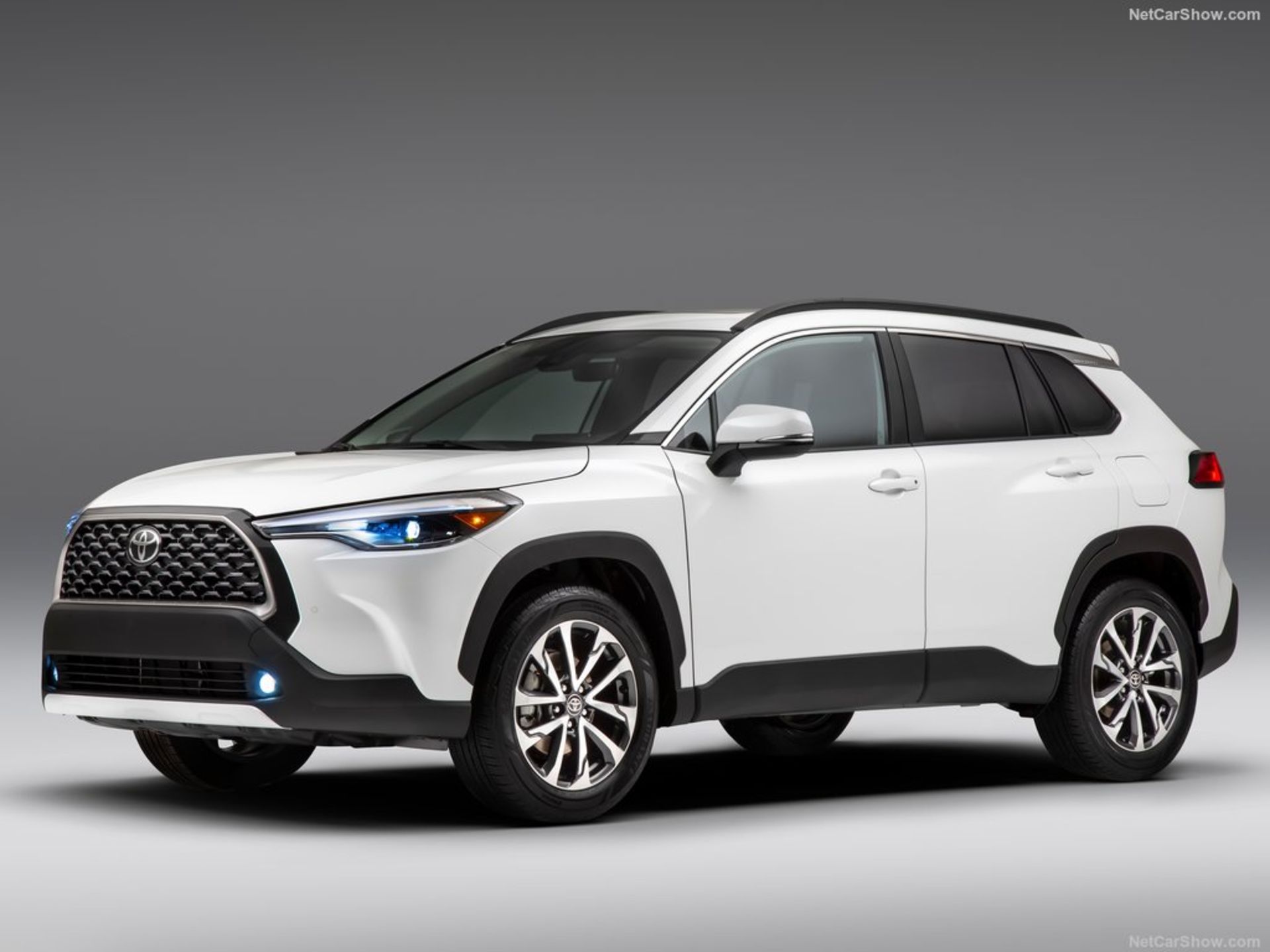 Toyota-Corolla_Cross_US-Version-2022-1024-01