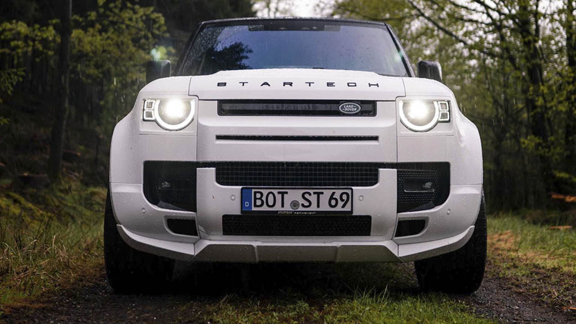 land-rover-defender-by-startech