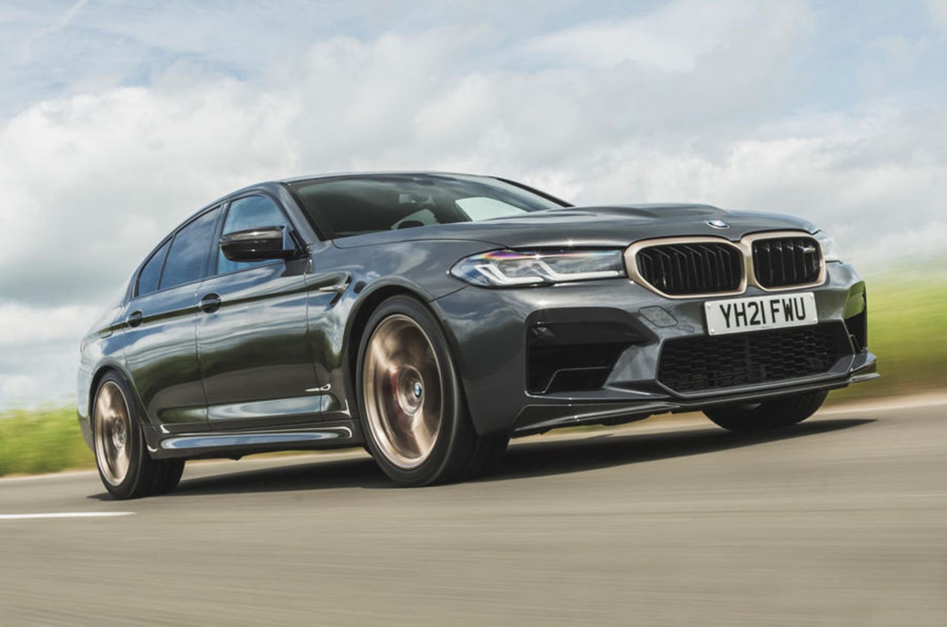 1-bmw-m5-cs-2021-uk-fd-hero-front