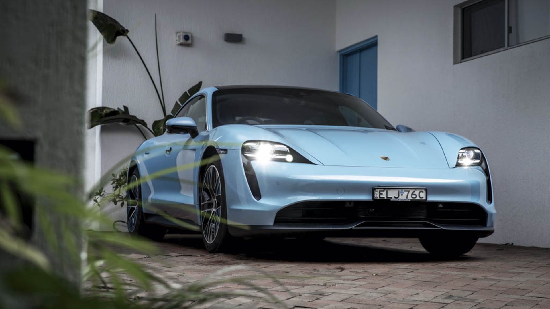 2020-Porsche-Taycan-2