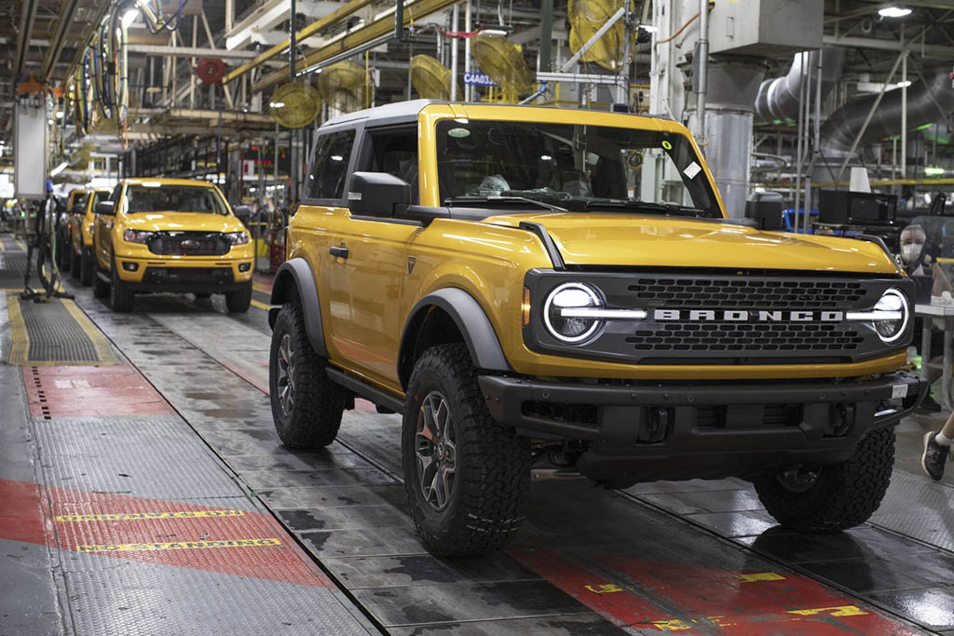 2021-Ford-Bronco-plant-2