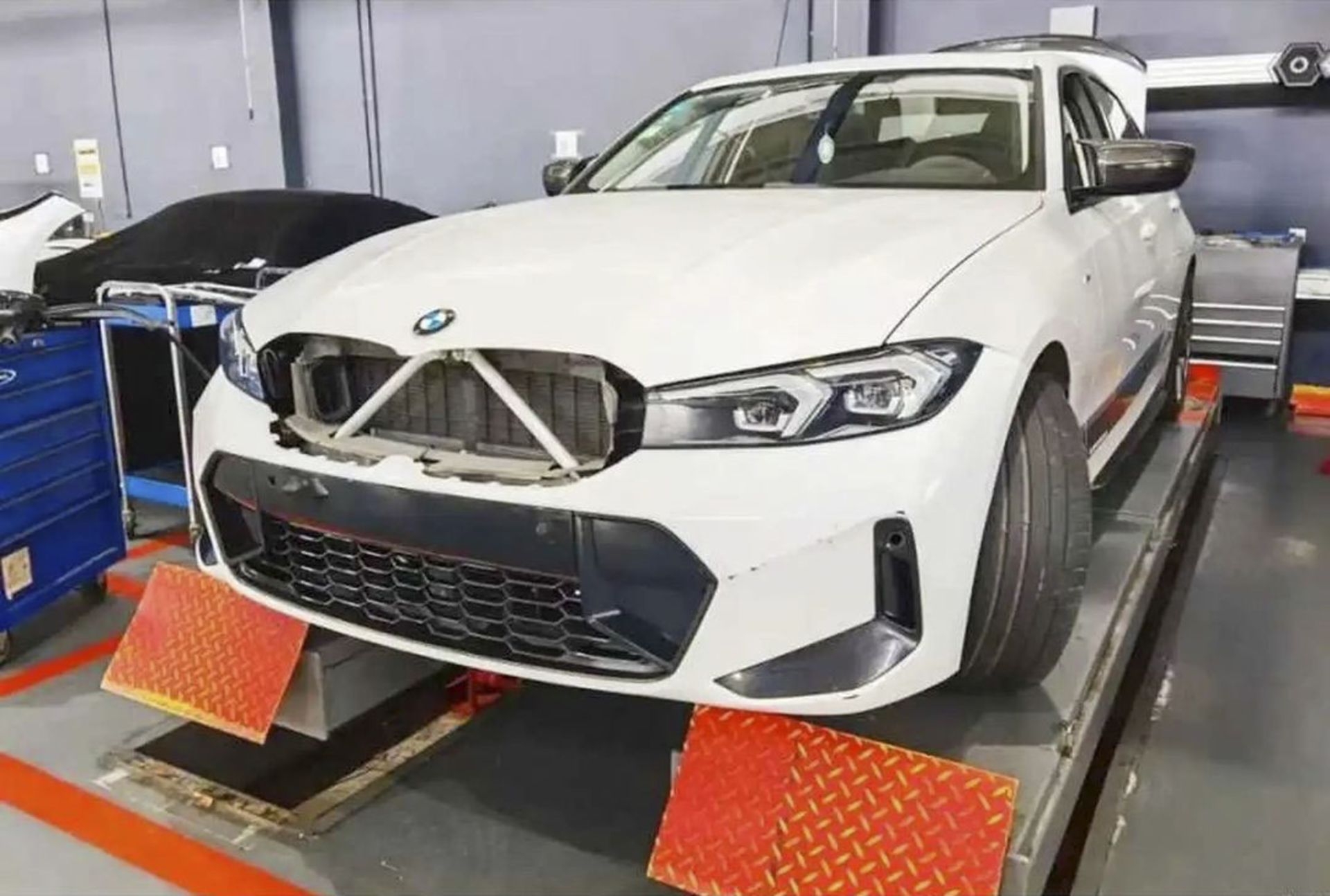 2022-BMW-3-Series-Facelift-00