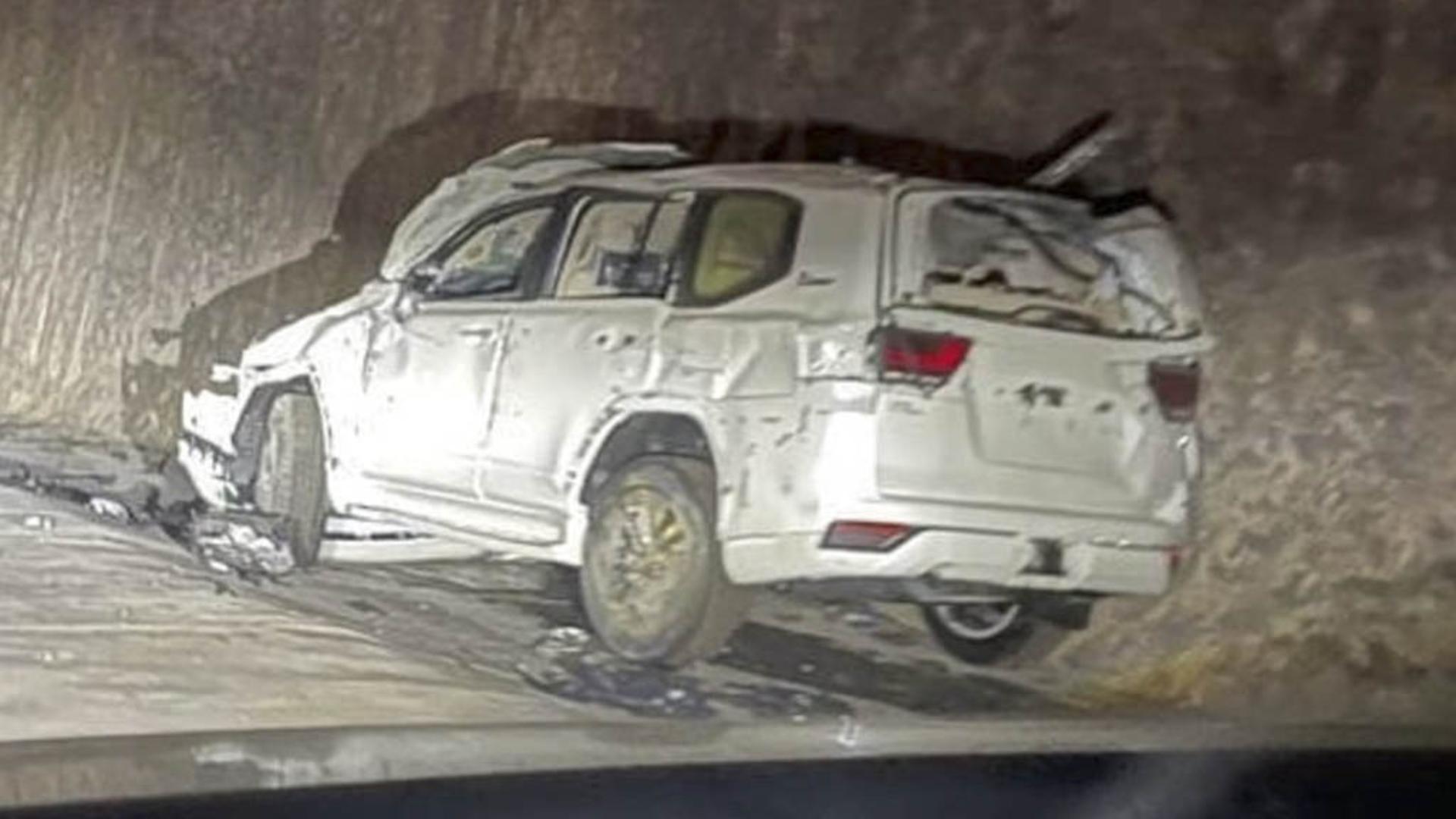 2022-Toyota-Land-Cruiser-Wrecked-3