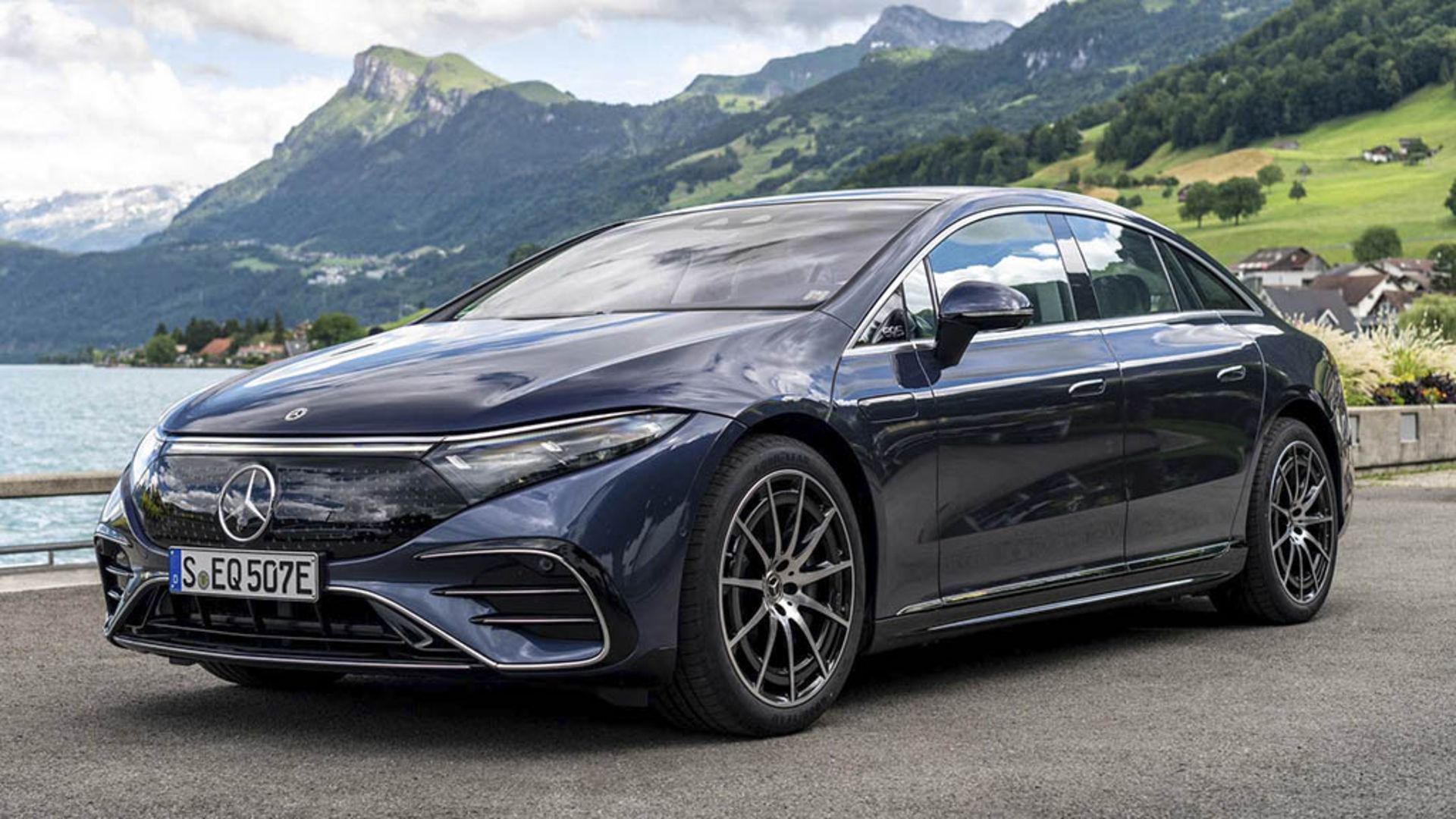 2022-mercedes-benz-eqs-450-exterior-front-0