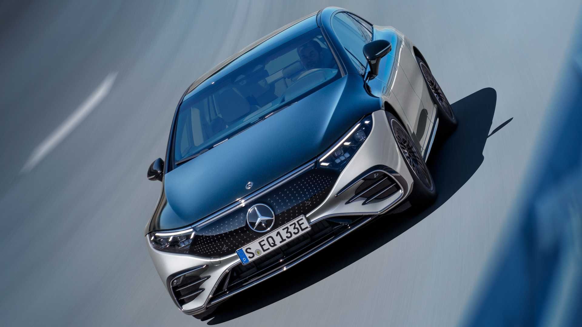 2022-mercedes-benz-eqs-580-edition-one-exterior-front-quarter