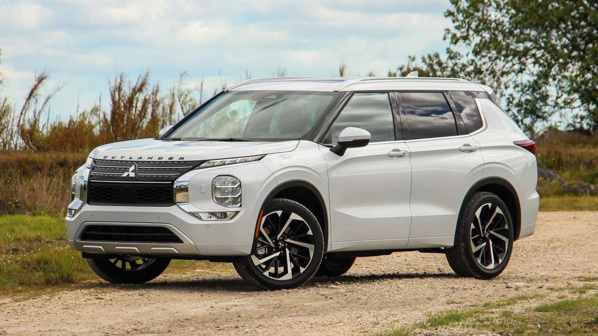 2022-mitsubishi-outlander-exterior