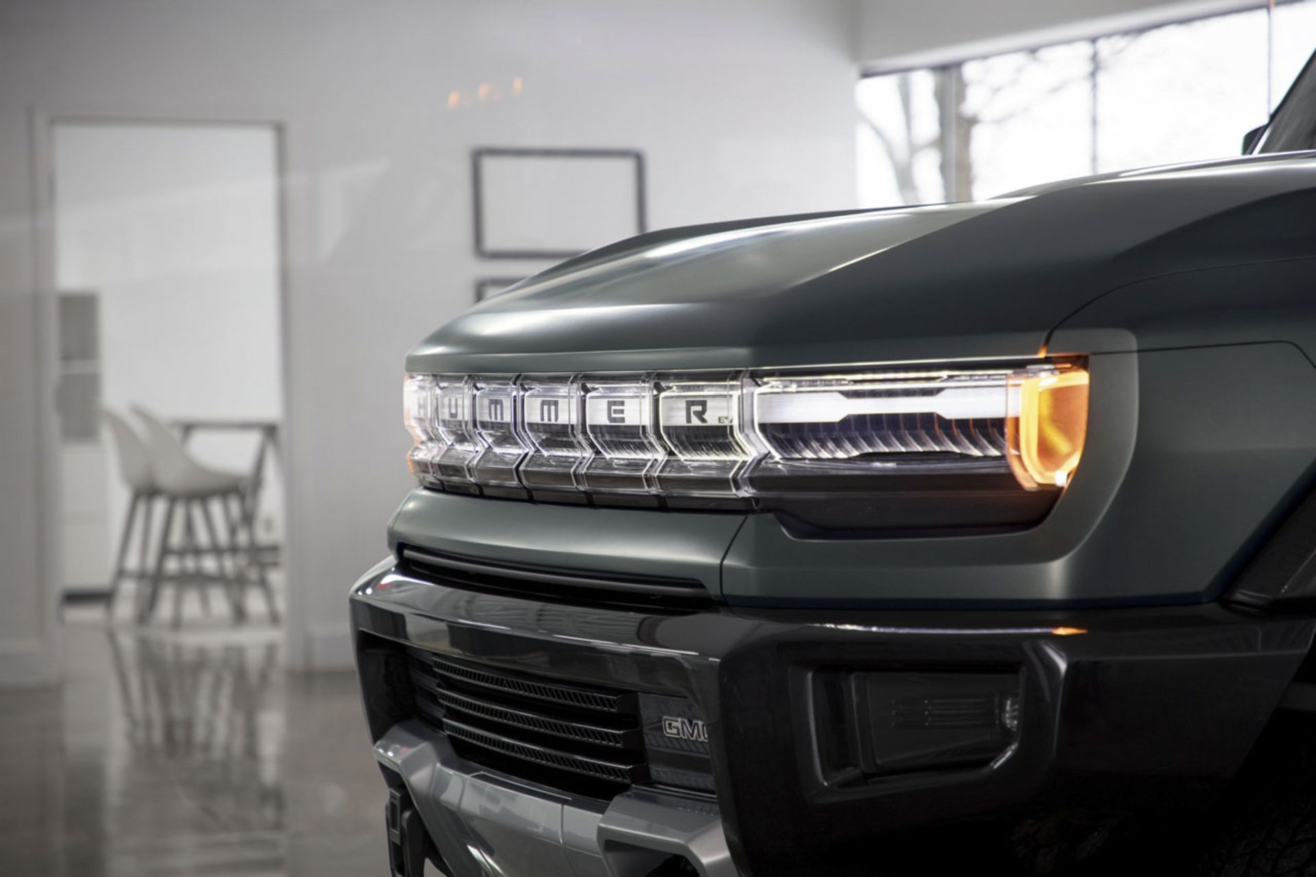 2024-GMC-Hummer-EV-SUV-24