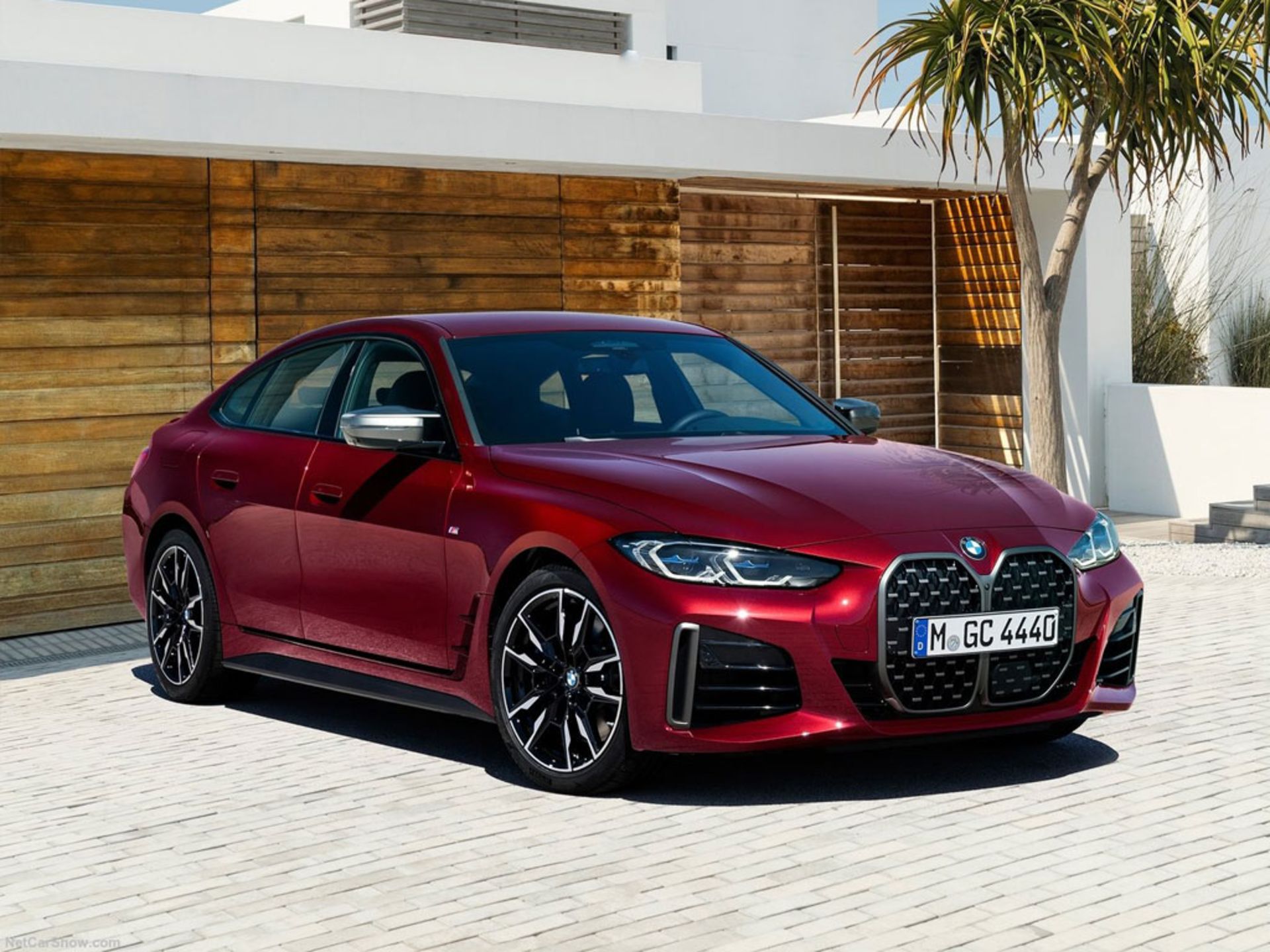 BMW-M440i-1