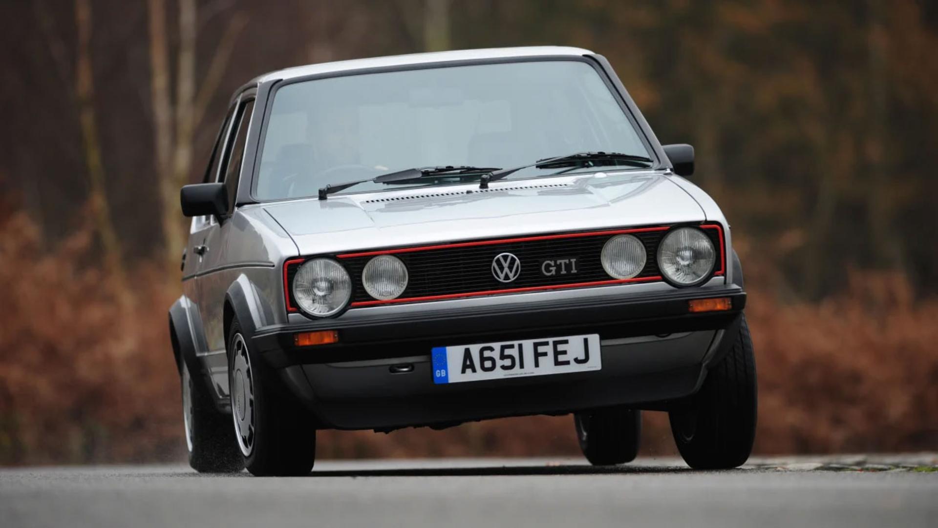 Volkswagen-Golf-GTI--7