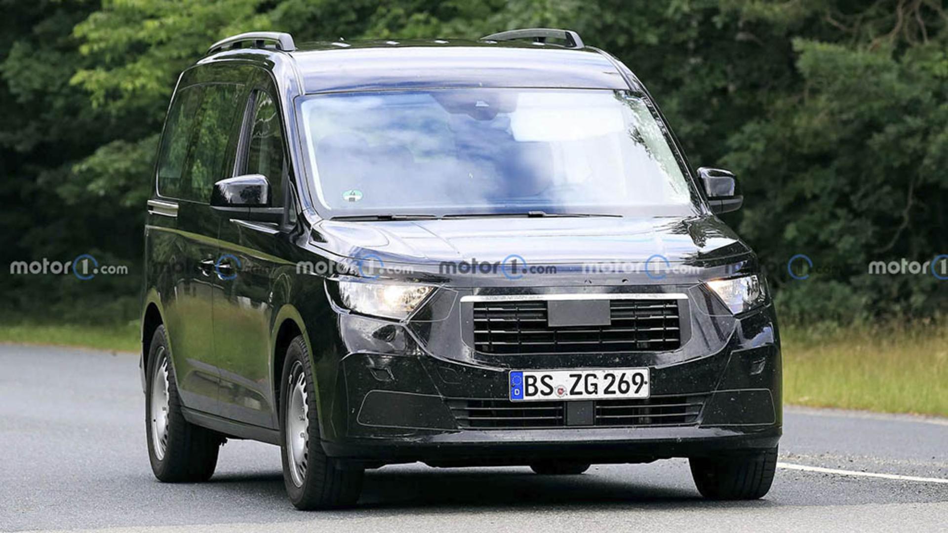 new-ford-tourneo-connect-first-spy-photo-front-three-quarters