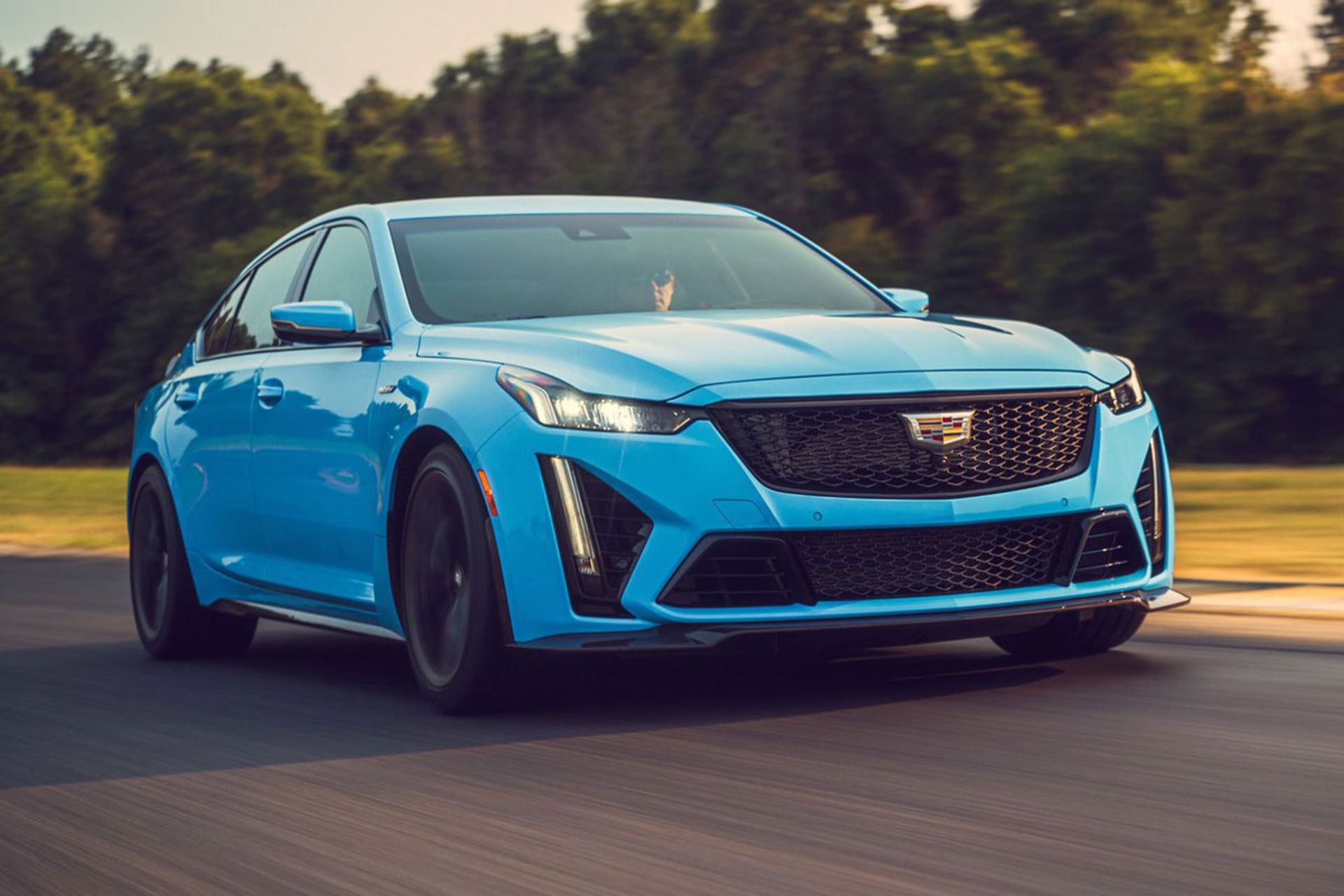 1.Cadillac-CT5-V_Blackwing-