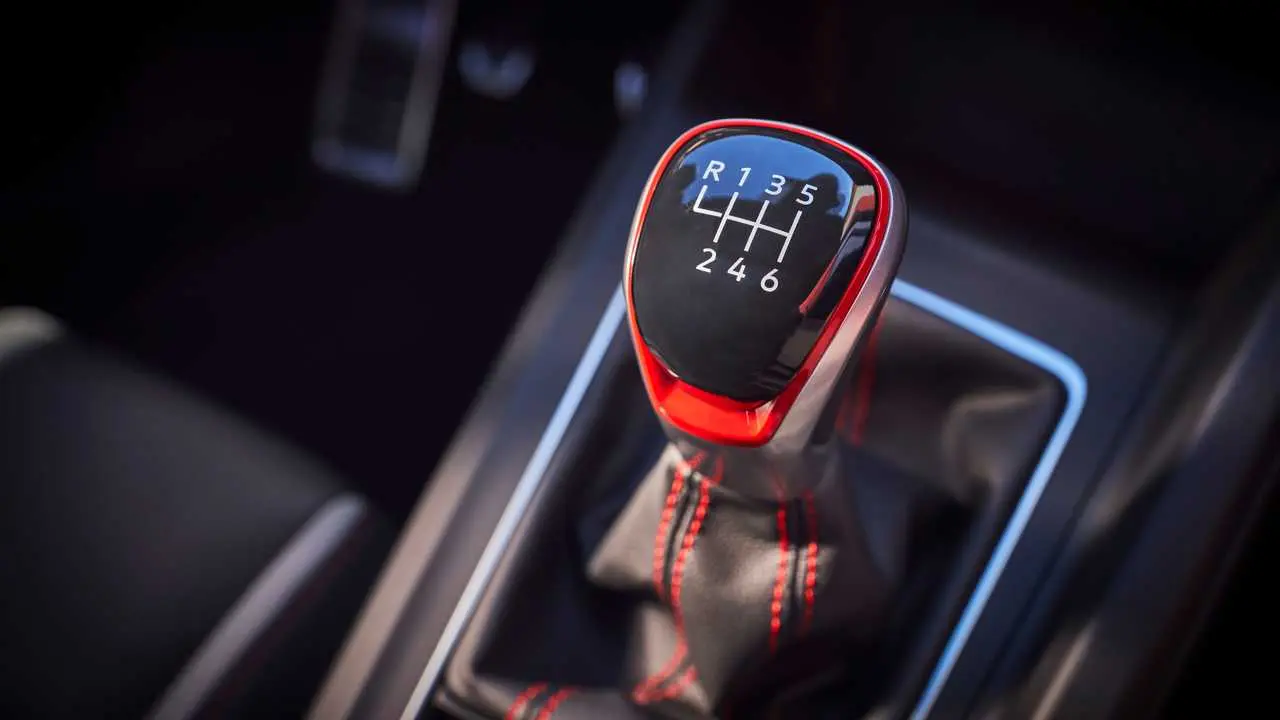 2022-volkswagen-golf-gti-us-version-manual-gearshift