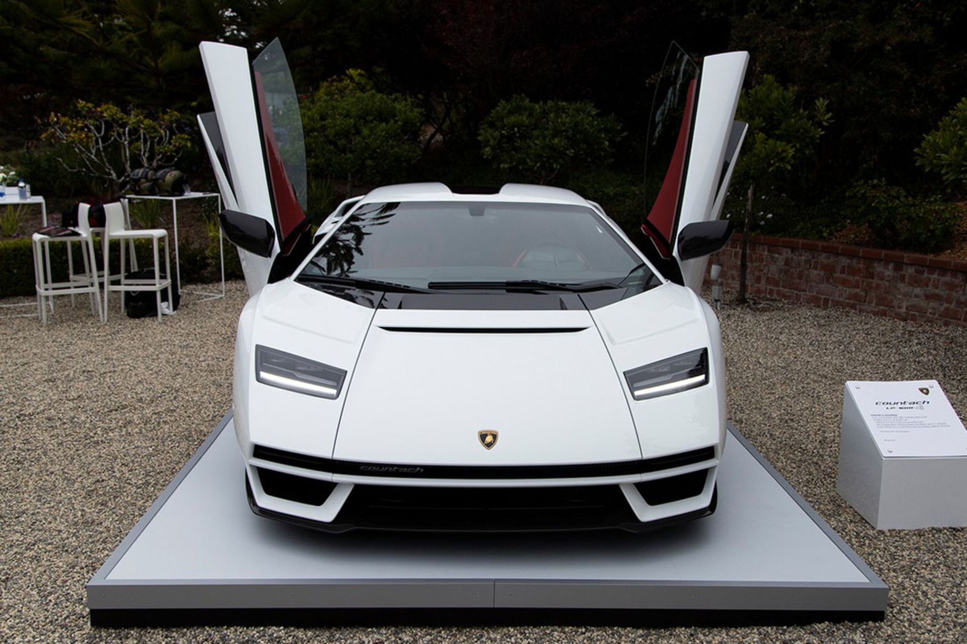 Lamborghini--Countach-1