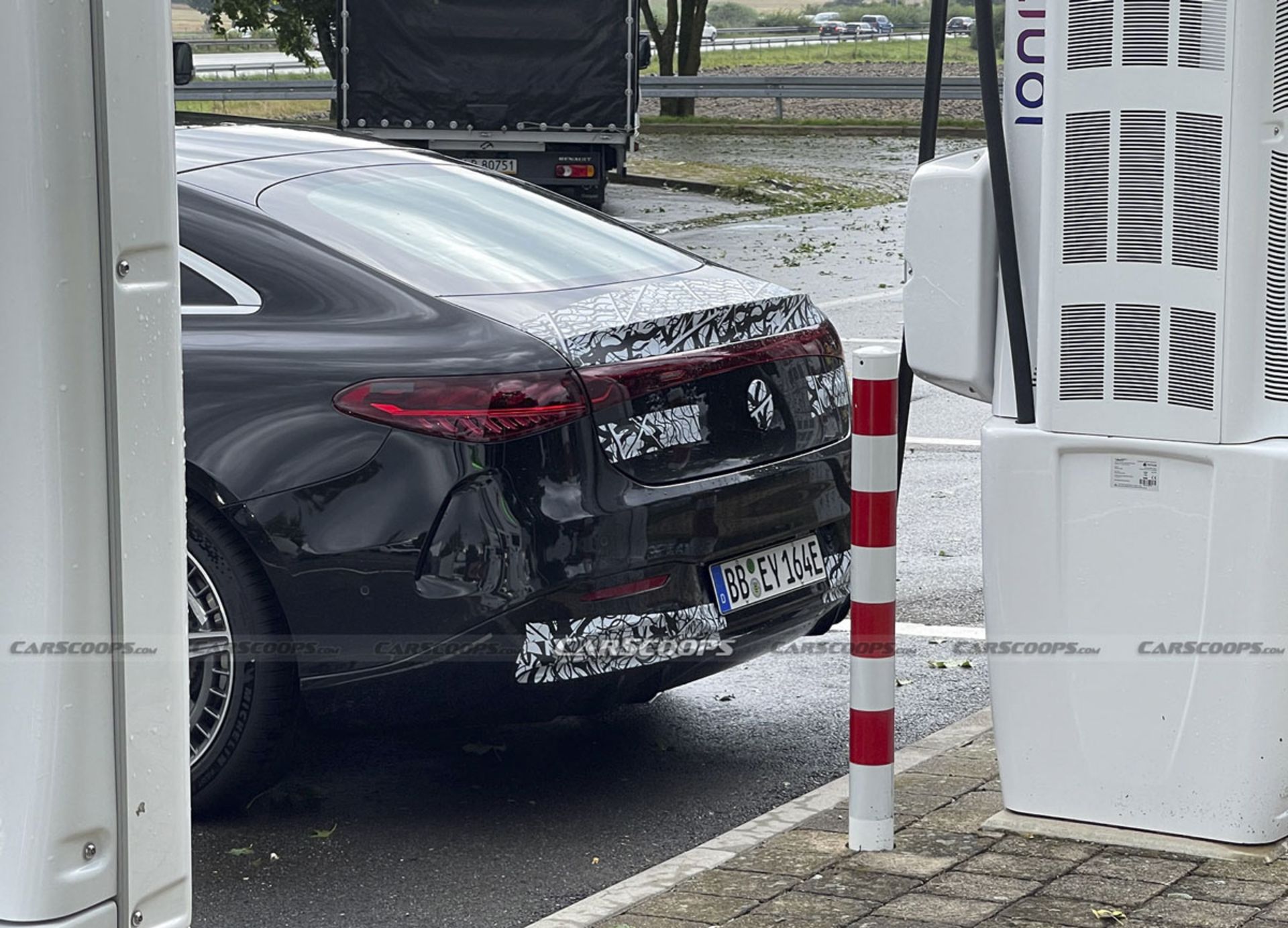Mercedes-EQS2