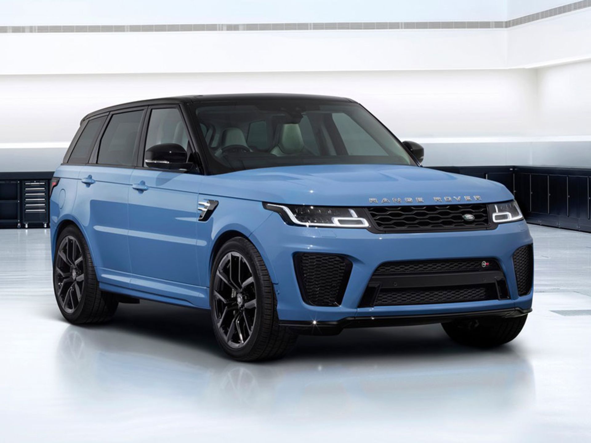 Range-Rover-Sport-SVR-1