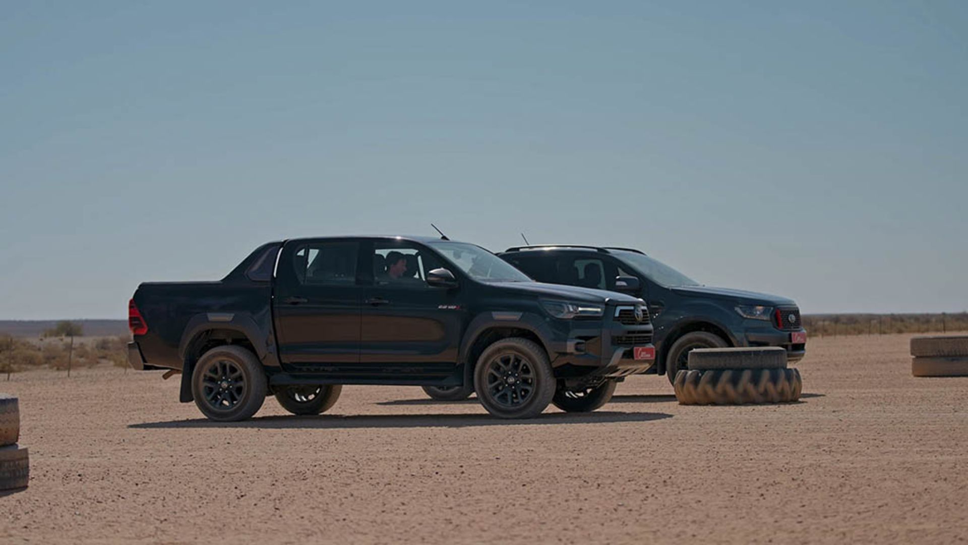 2021-ford-ranger-vs-2021-toyota-hilux-drag-race-is-anyones-guess_2