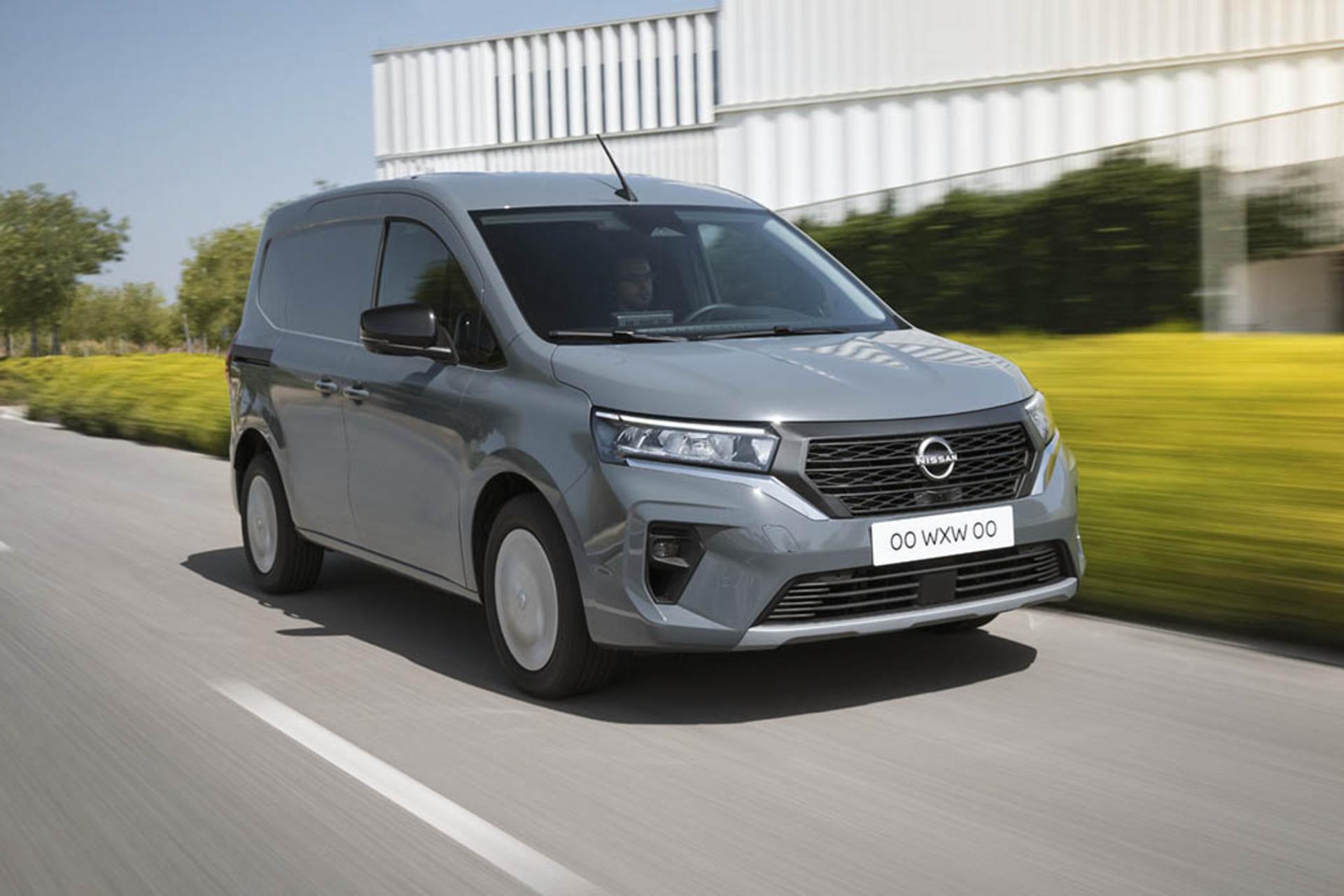 2022-Nissan-Townstar-petrol-van-dynamic-7