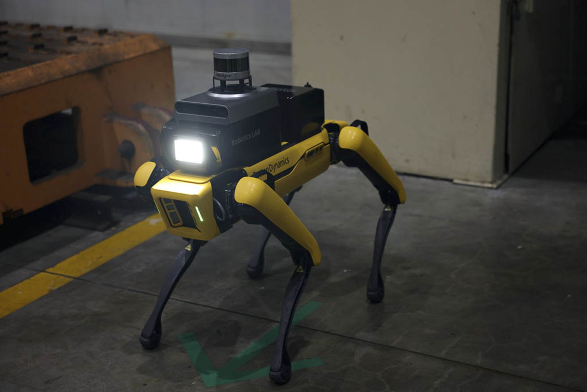 Hyundai-Robot-3