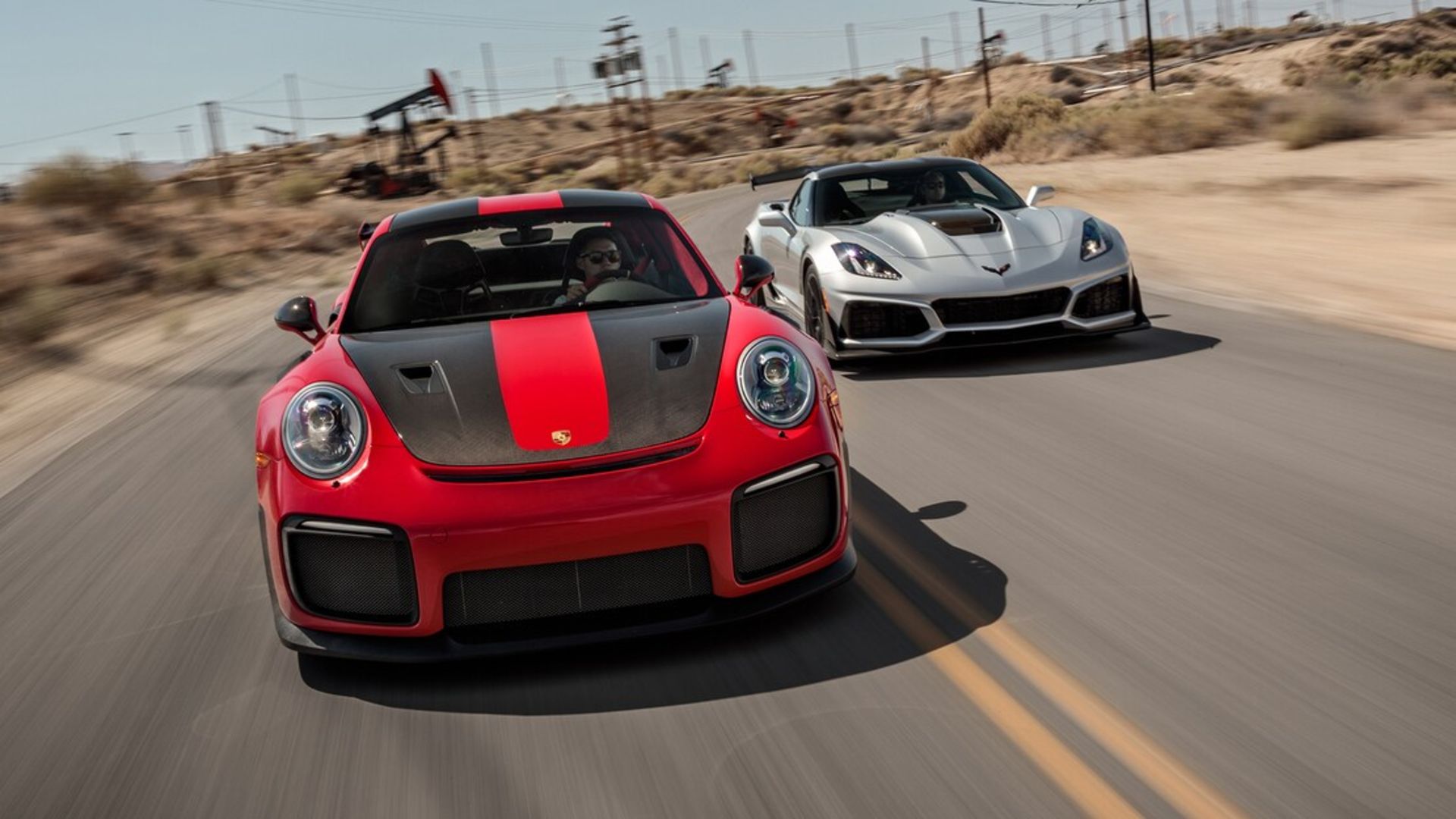 2019-Chevrolet-Corvette-ZR1-2018-Porsche-911-GT2-RS-6