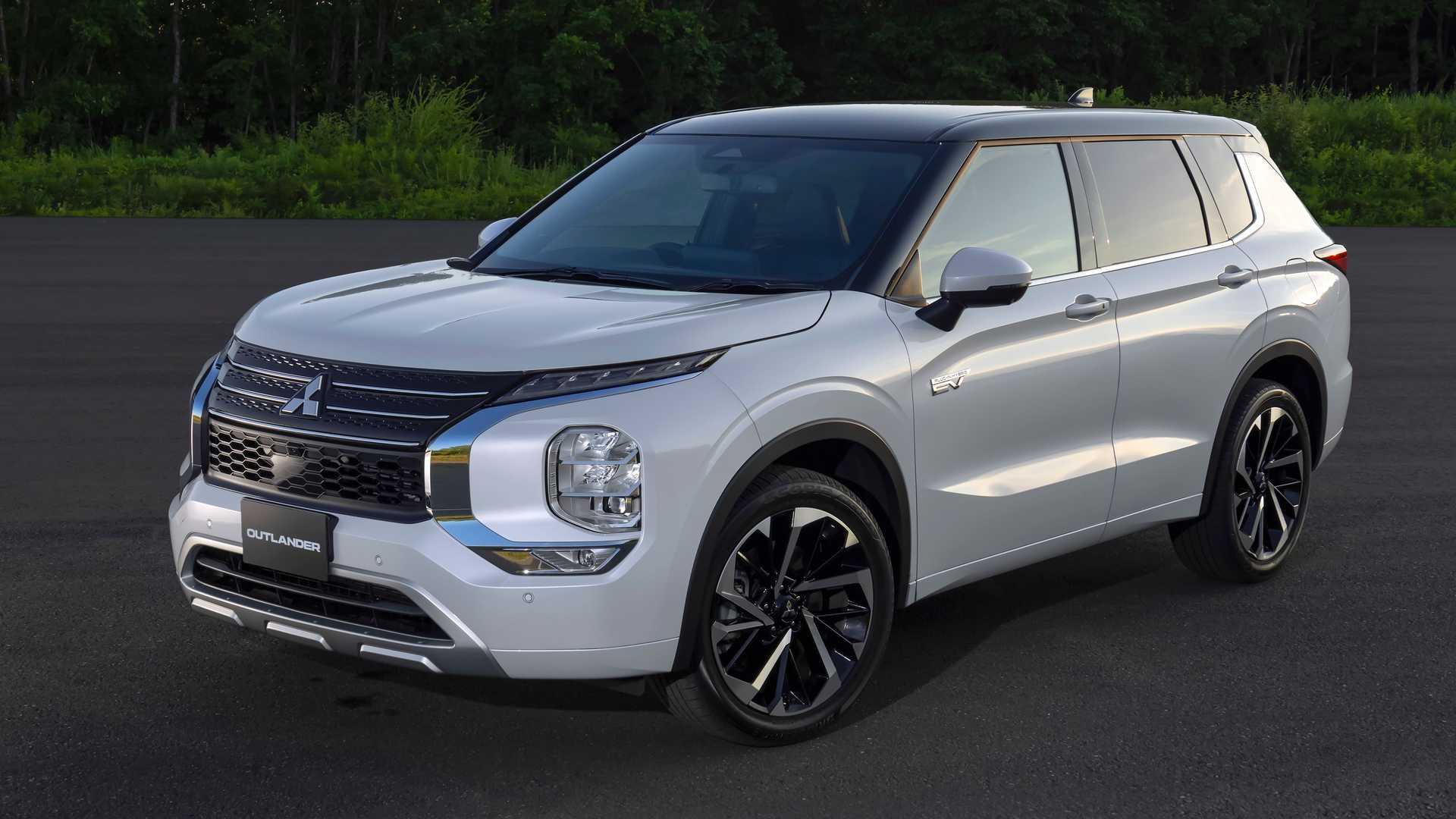 2023 Mitsubishi Outlander PHEV 01