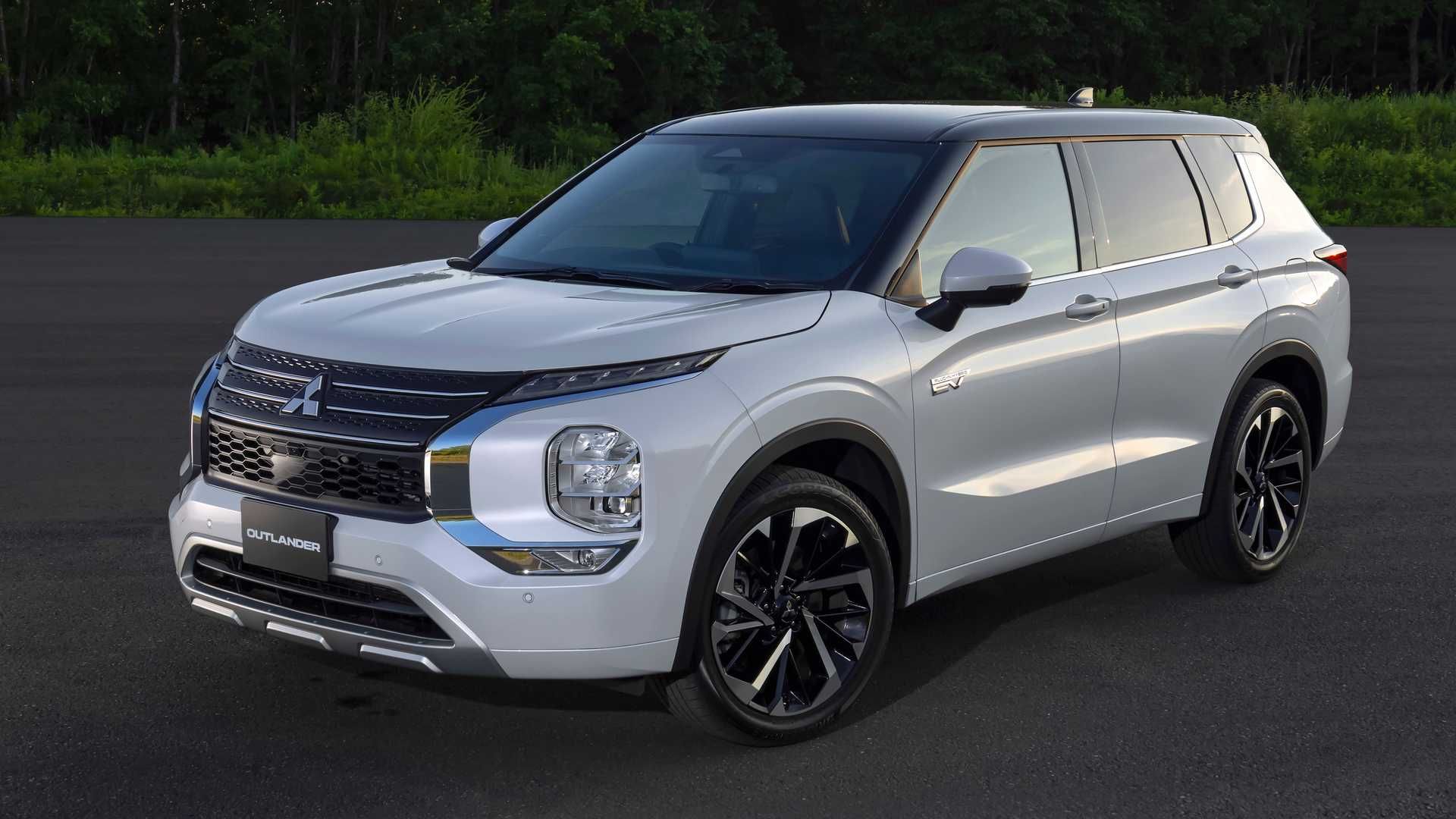 2023 Mitsubishi Outlander PHEV 01