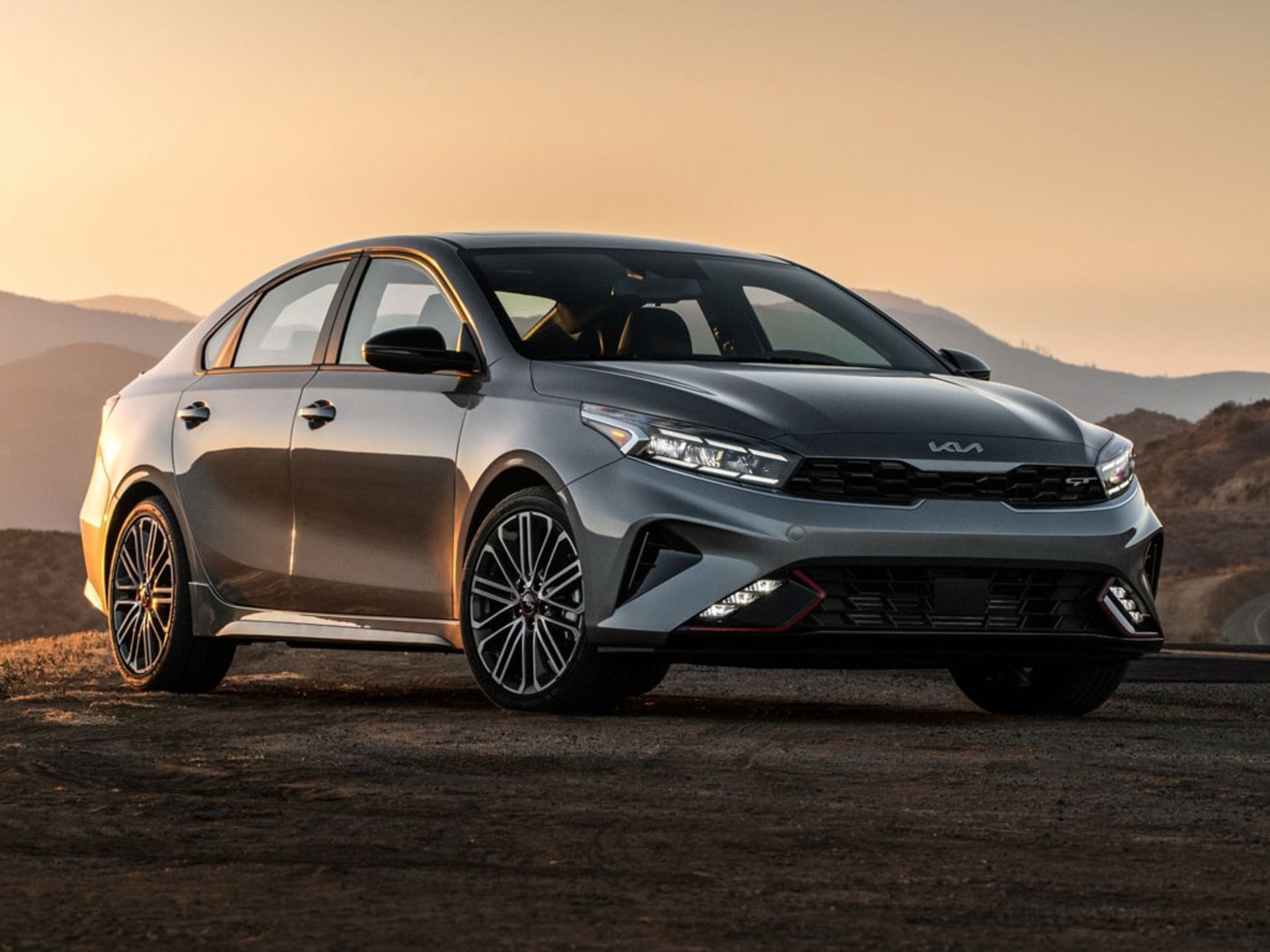 Kia-Forte-2022-1600-02