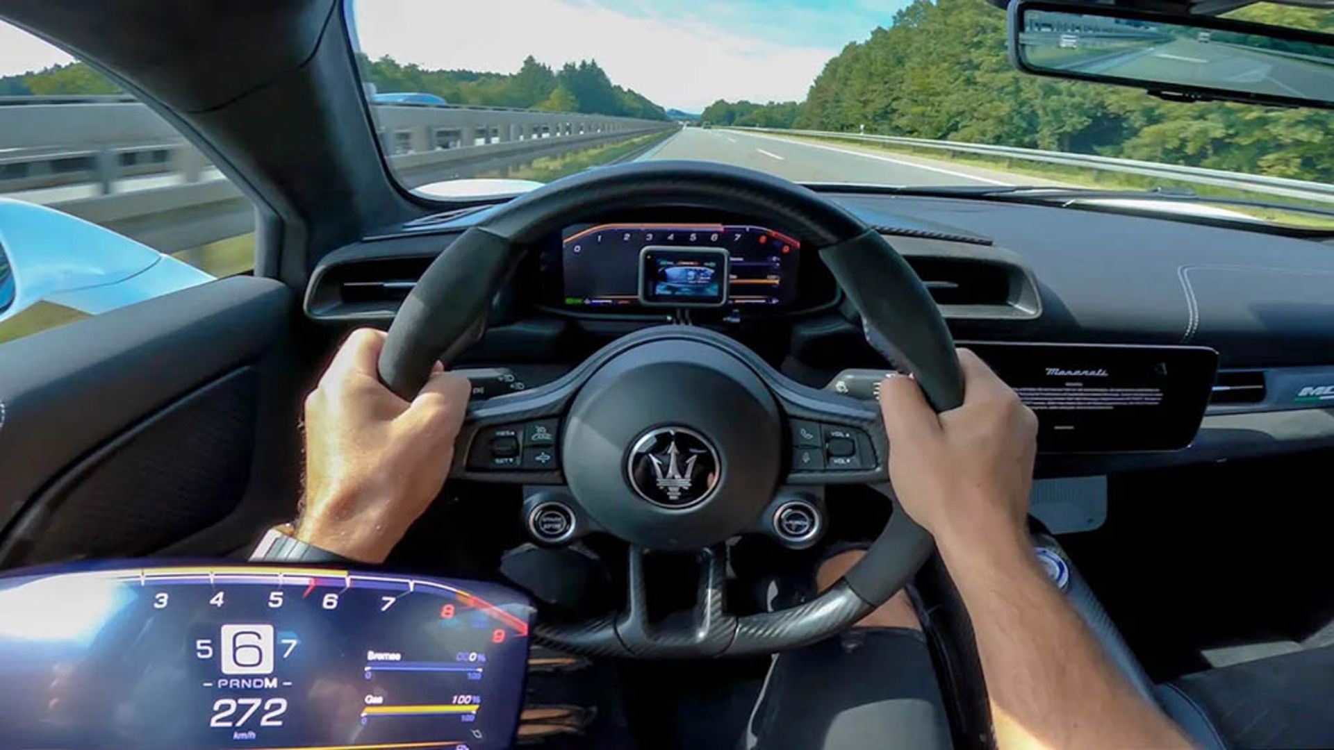 Maserati MC20 full throttle try on german Autobahn
