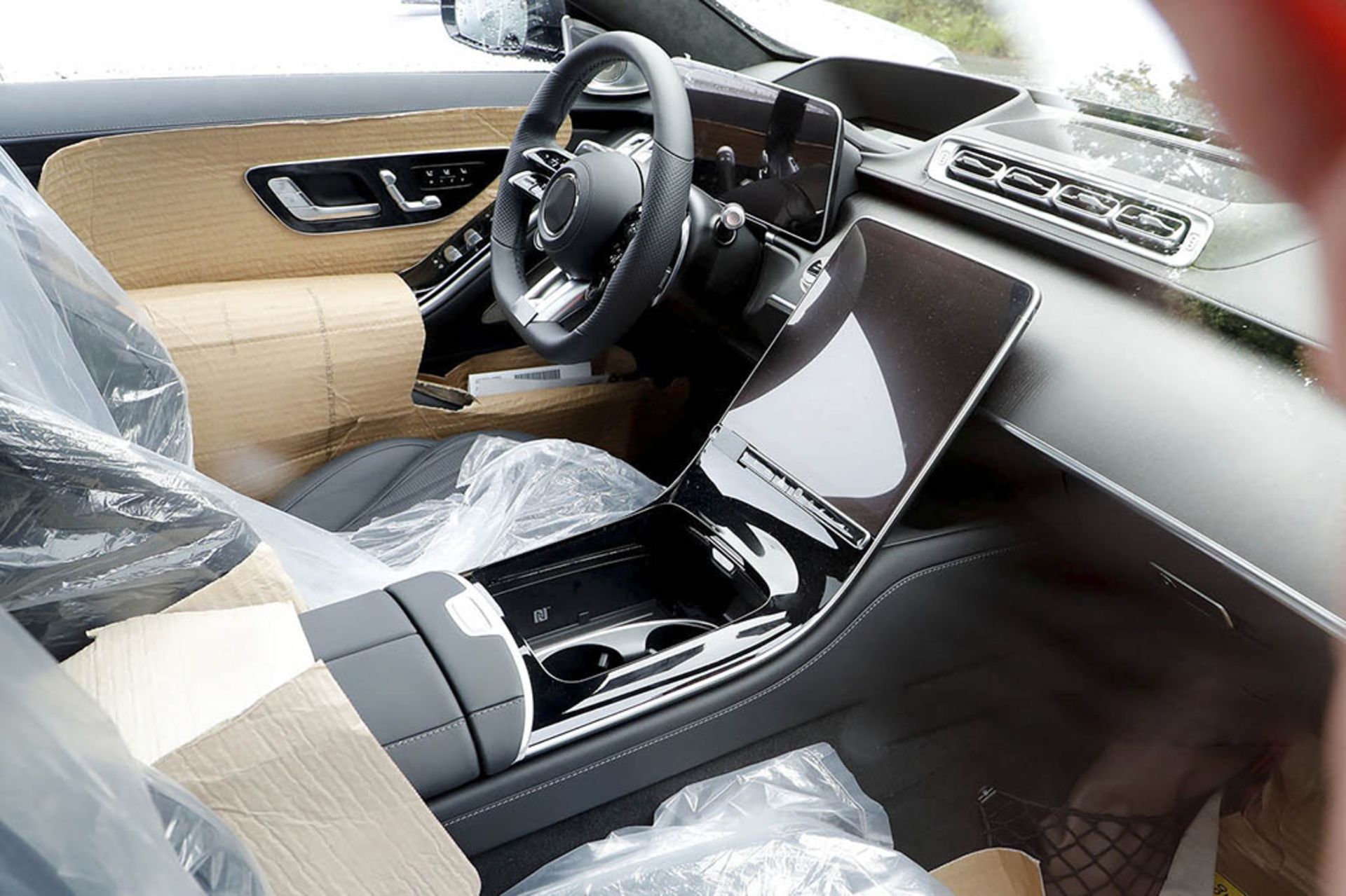 Mercedes-AMG S63e interior
