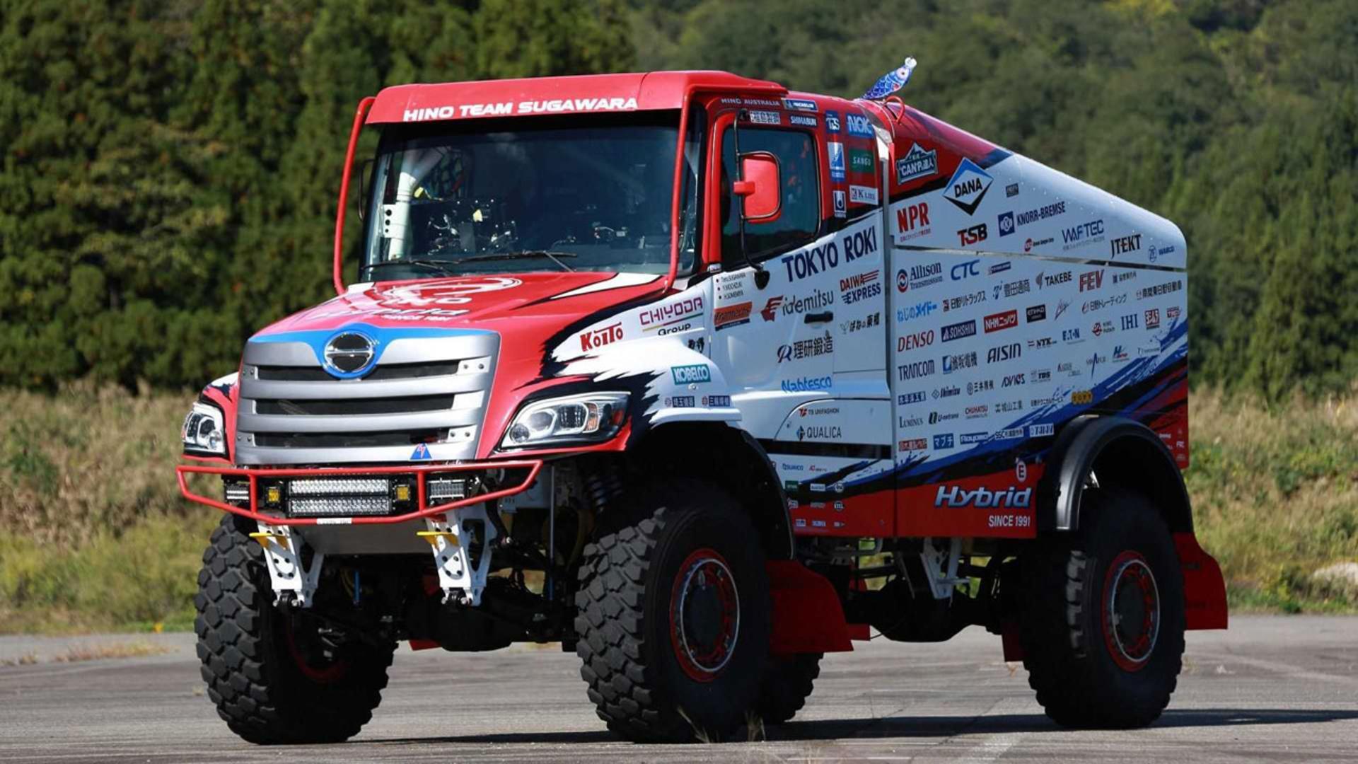 hino-dakar-rally-truck-1