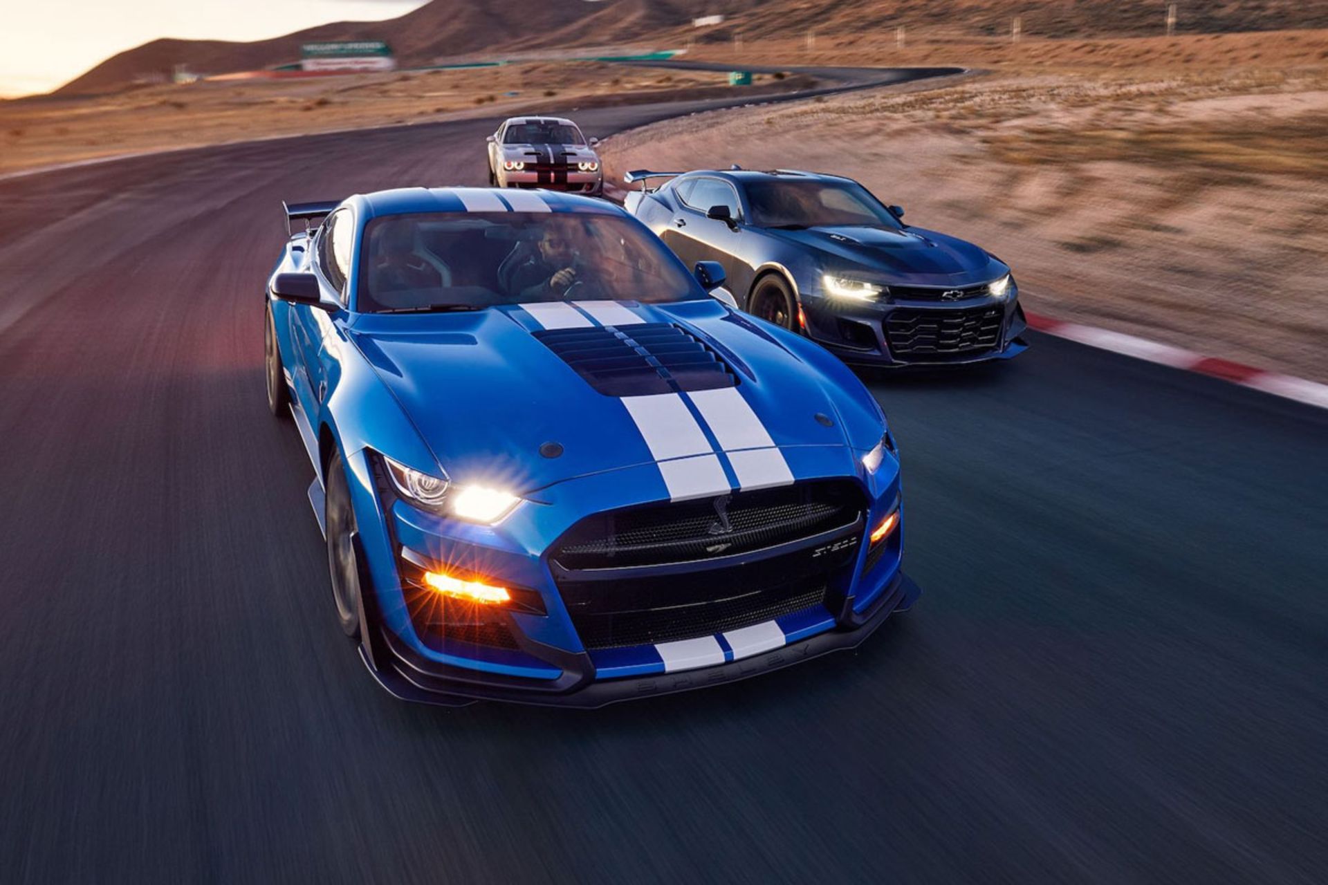 mustang-shelby-gt500-vs-camaro-zl1-1le-vs-challenger-srt-hellcat-redeye-comparison-101-1581425522