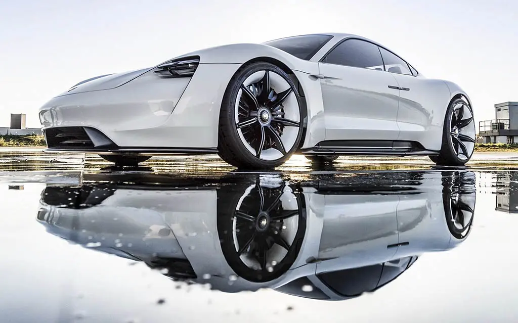 porsche-mission-e-water-reflection
