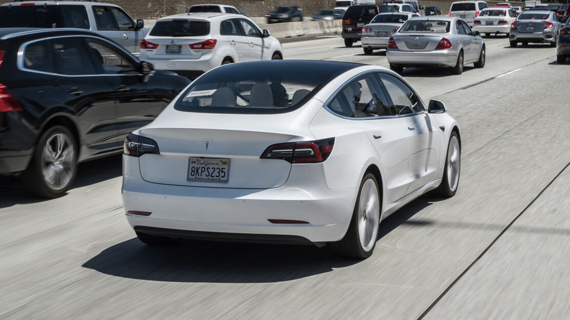 2018-Tesla-Model-3-3