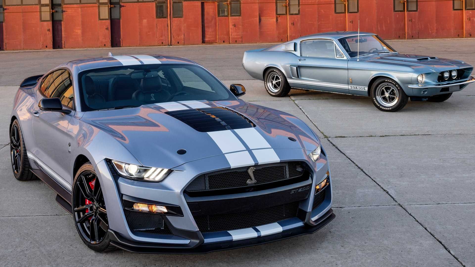 2022-ford-mustang-shelby-gt500-heritage-edition-with-original-close-crop