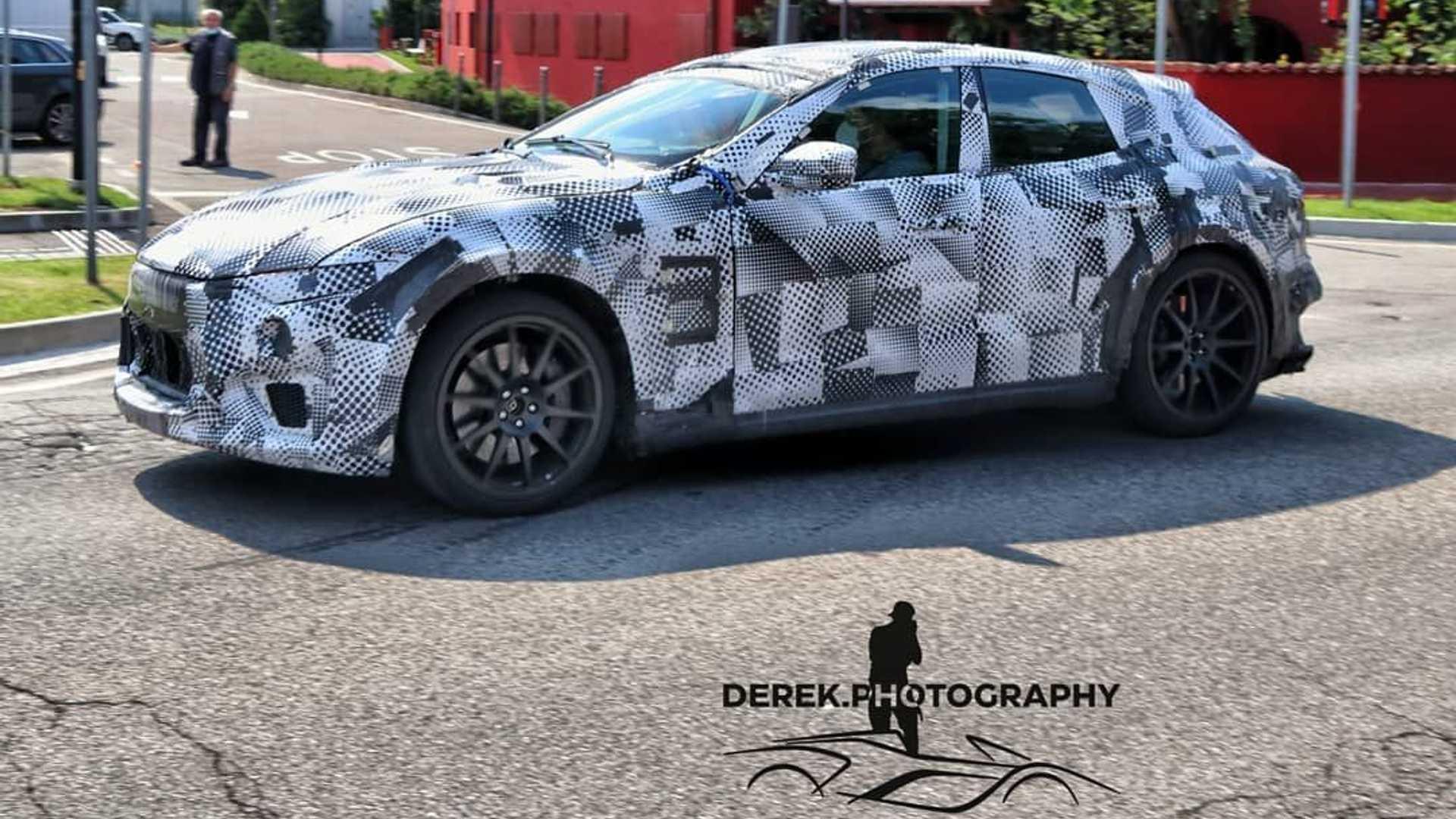 2023-ferrari-purosangue-suv-spy-2