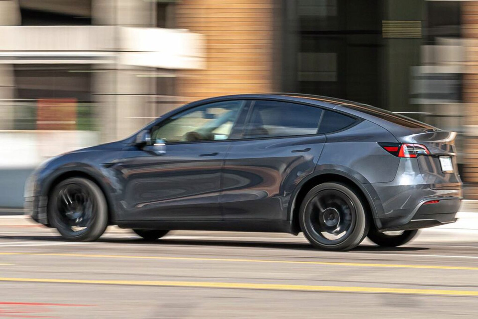 Tesla-Model-Y-3