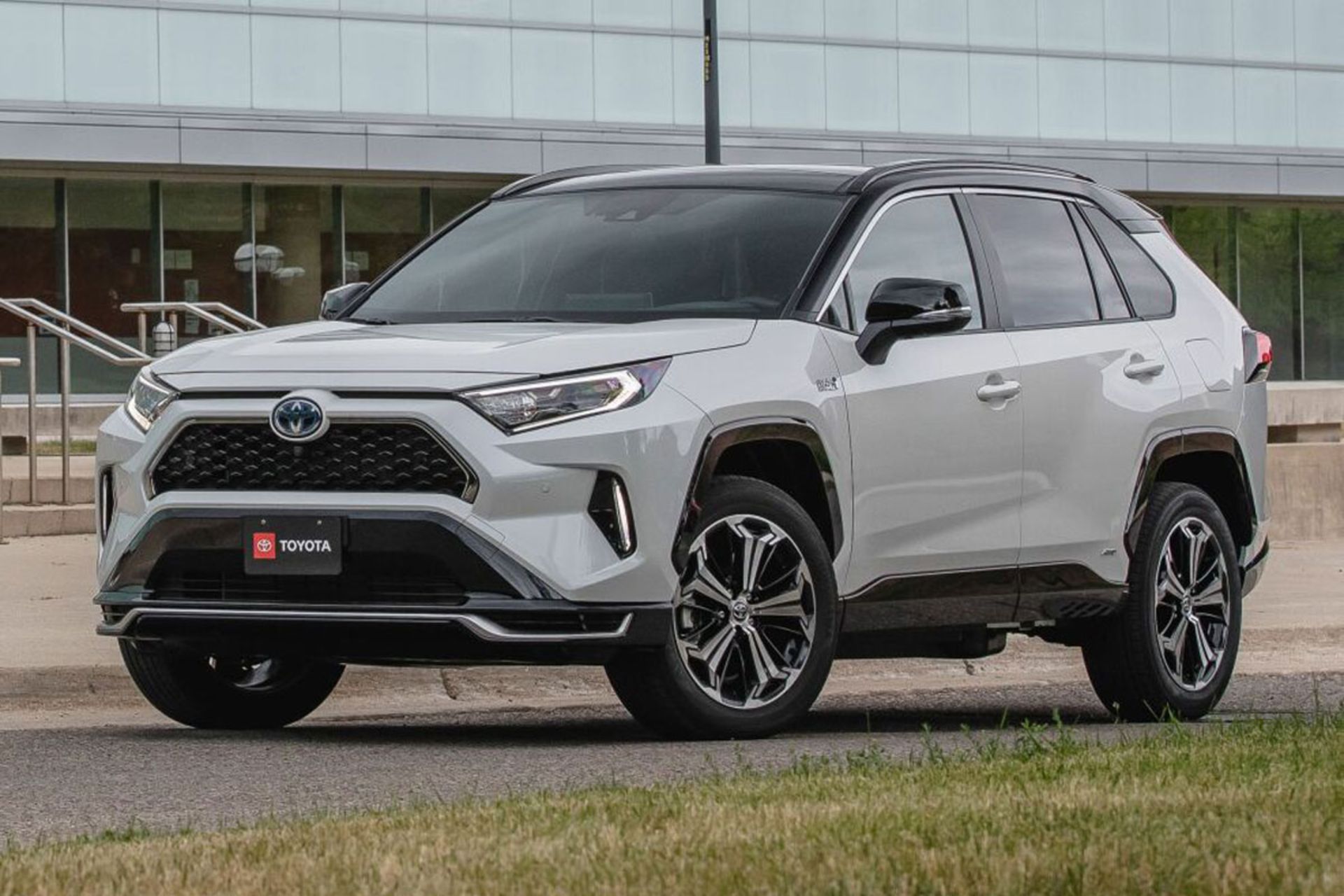 Toyota-Rav4-Prime-1