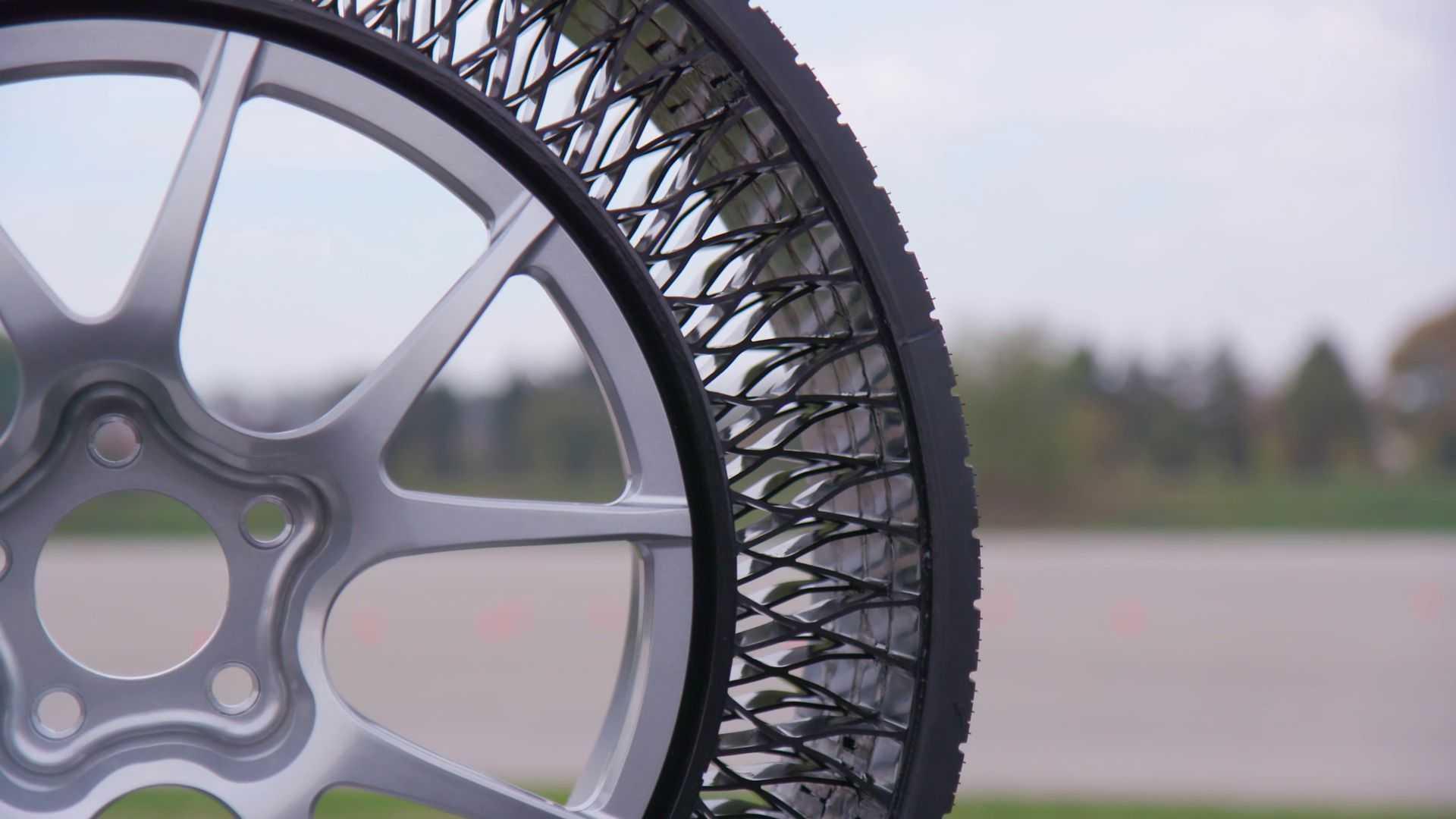 goodyear-testing-tesla-model-3-with-airless-tires