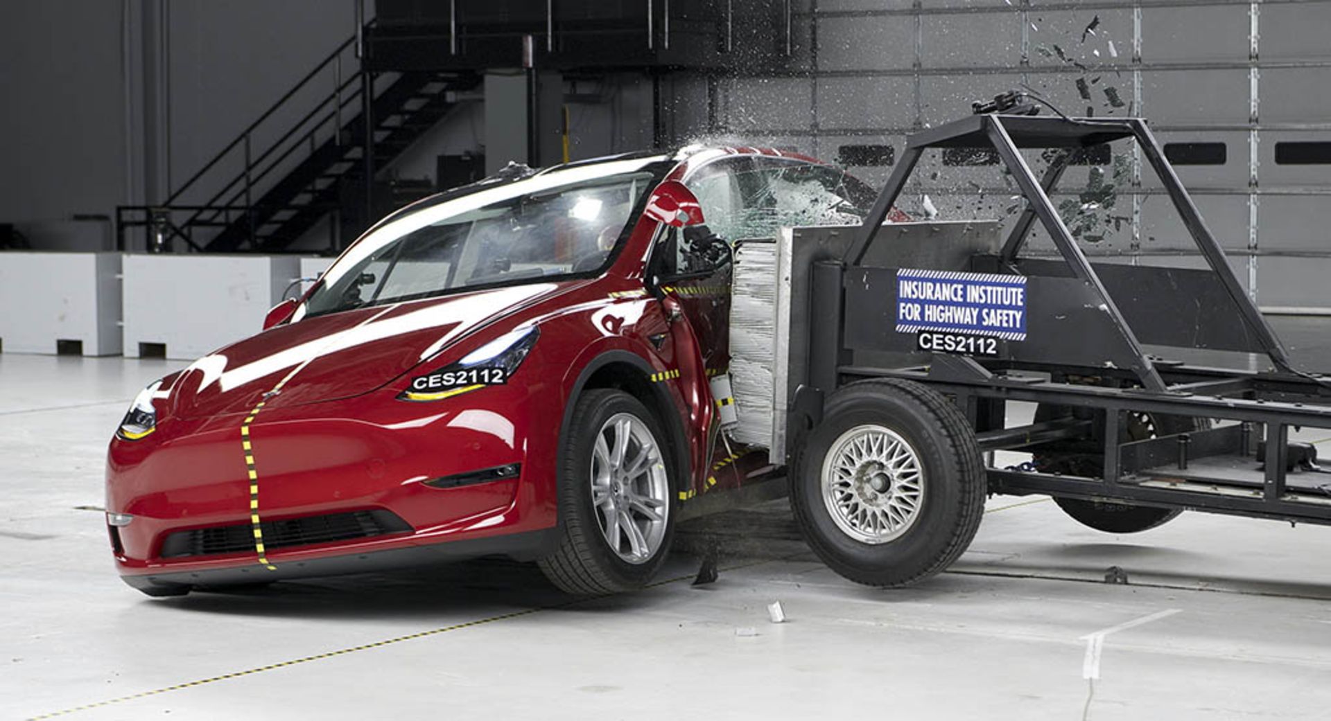 2021-Tesla-Model-Y-IIHS-Crash-test-10