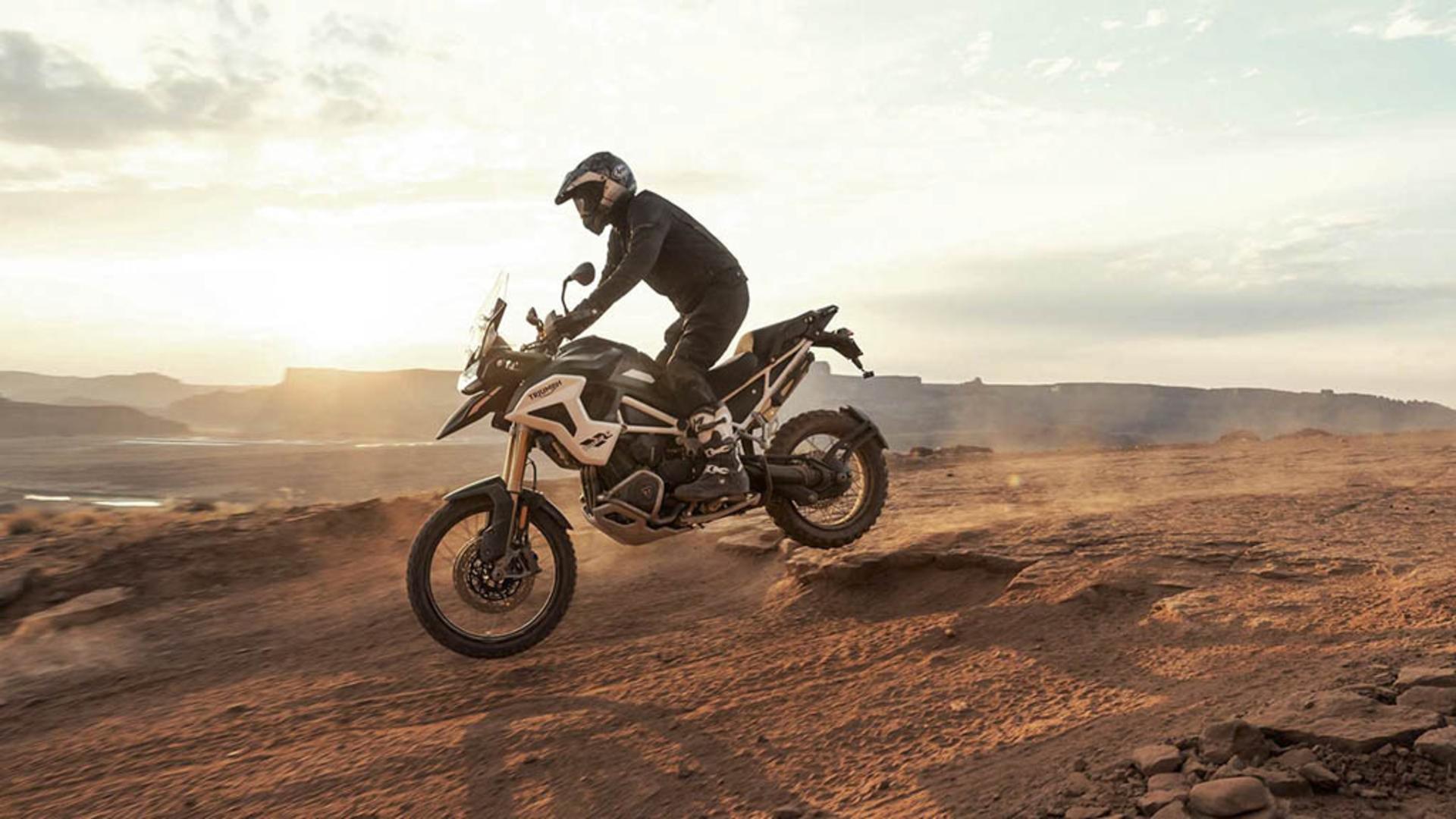 2022-triumph-tiger-1200-rally-pro---outdoor---stand-up-profile