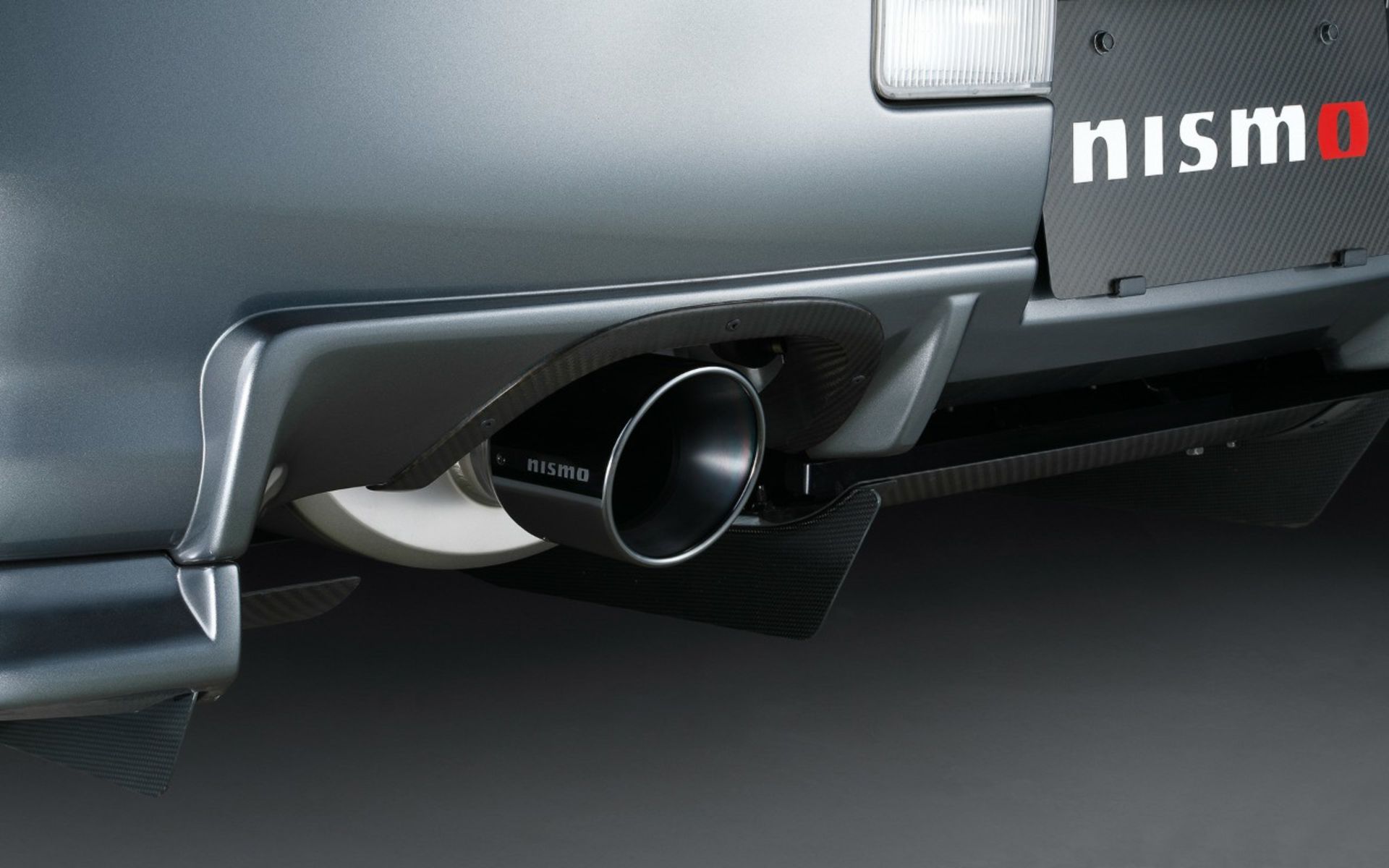 Nismo-Nissan-Skyline-Exhaust-11