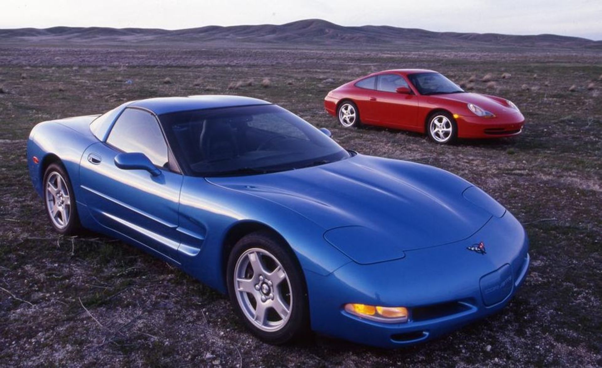 chevrolet-corvette-and-porsche-911-carrera-photo-550960-s-986x603