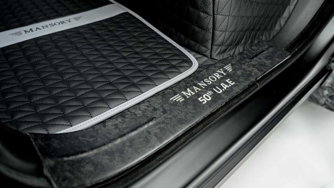 mansory-rolls-royce-cullinan-special-uae-floor