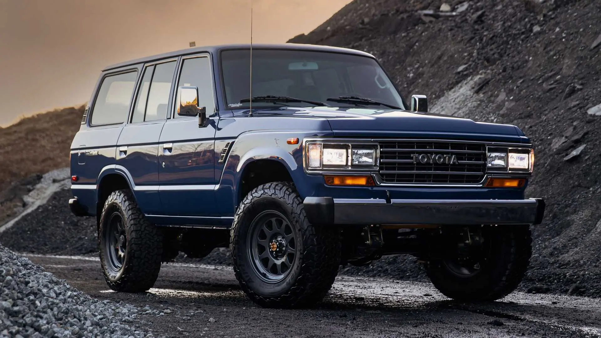 tlc-automotive-1988-toyota-land-cruiser-fj62-restomod-front-mud