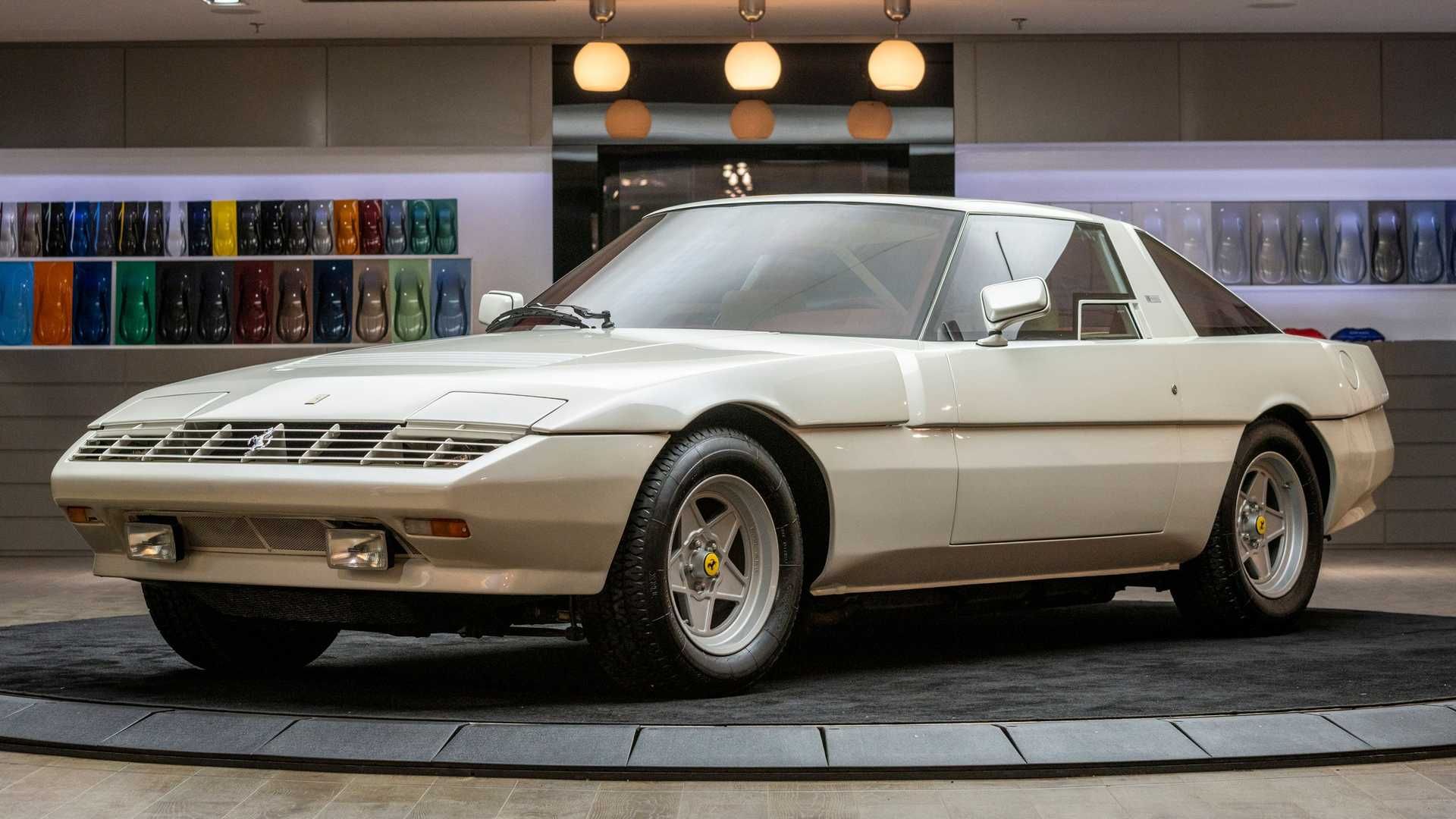 1983-ferrari-meera-s-by-michelotti-auction-front-corner